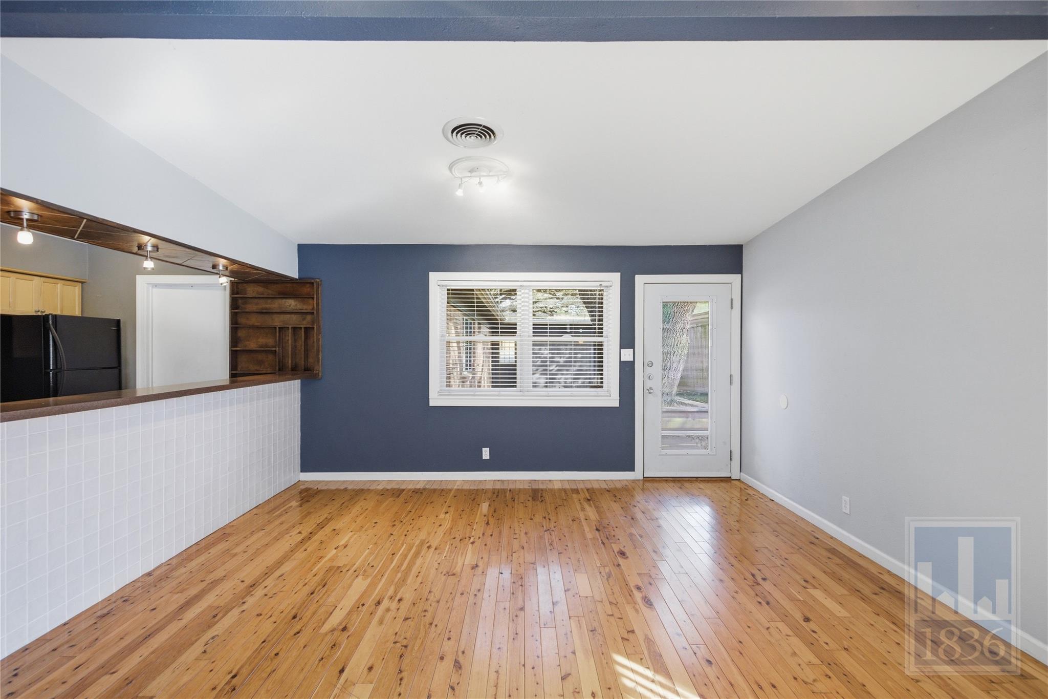 2416 S 5th St # B, Austin, TX 78704