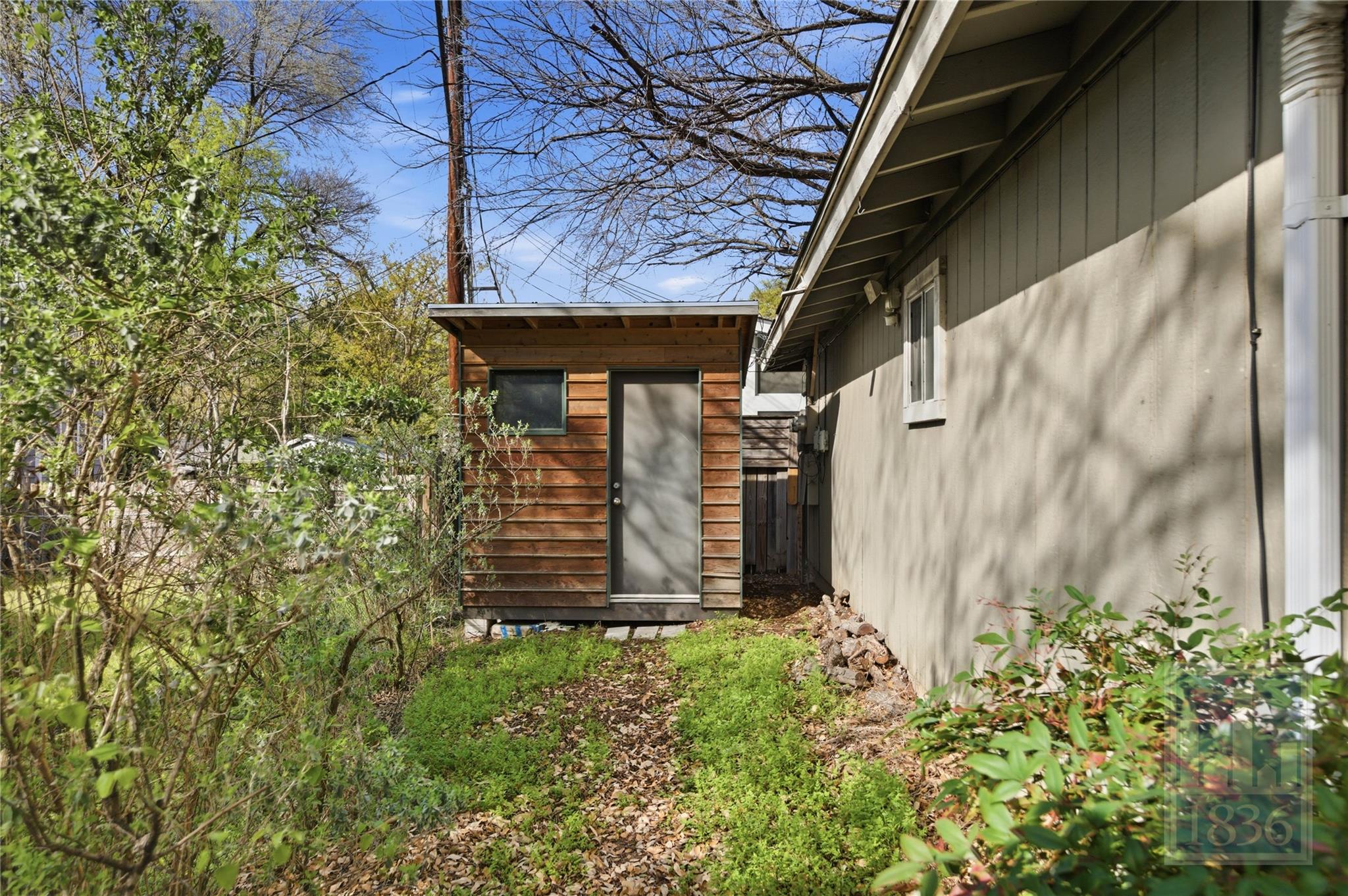 2416 S 5th St # B, Austin, TX 78704