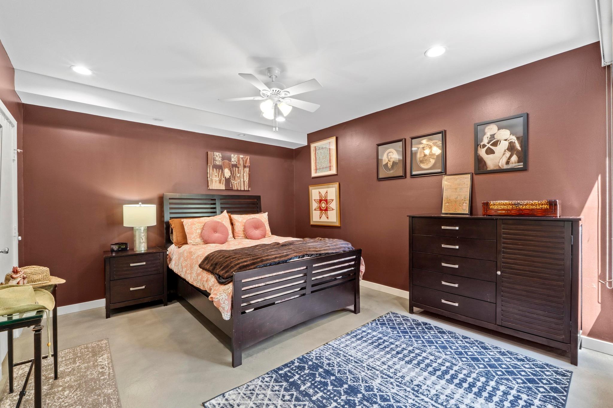 1111 W 12th St # 102, Austin, TX 78703