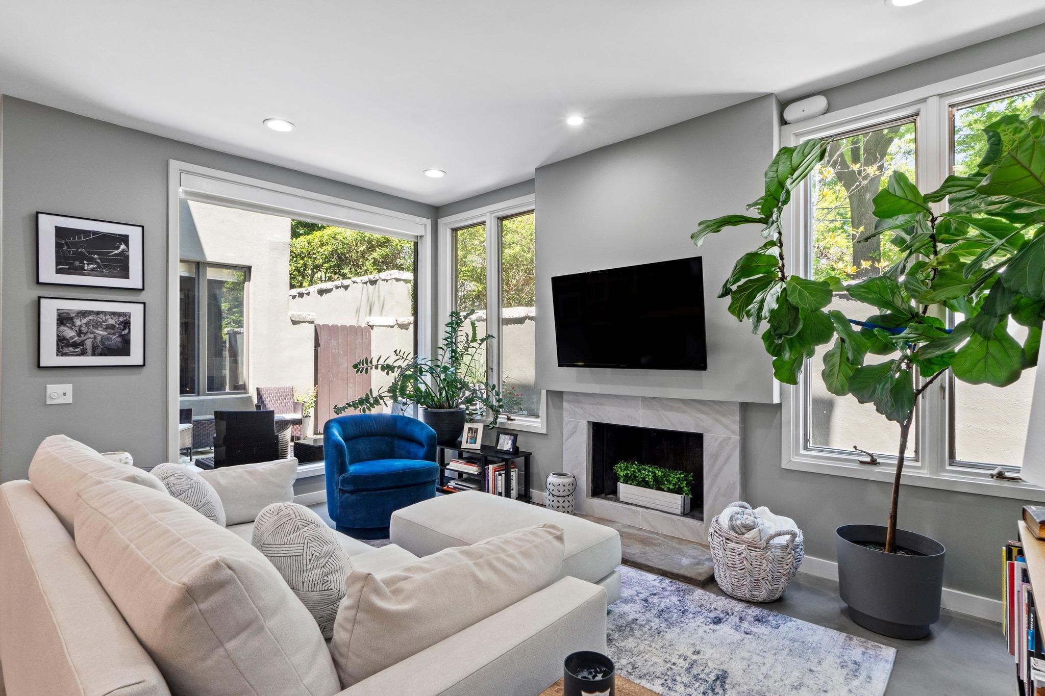 1111 W 12th St # 102, Austin, TX 78703