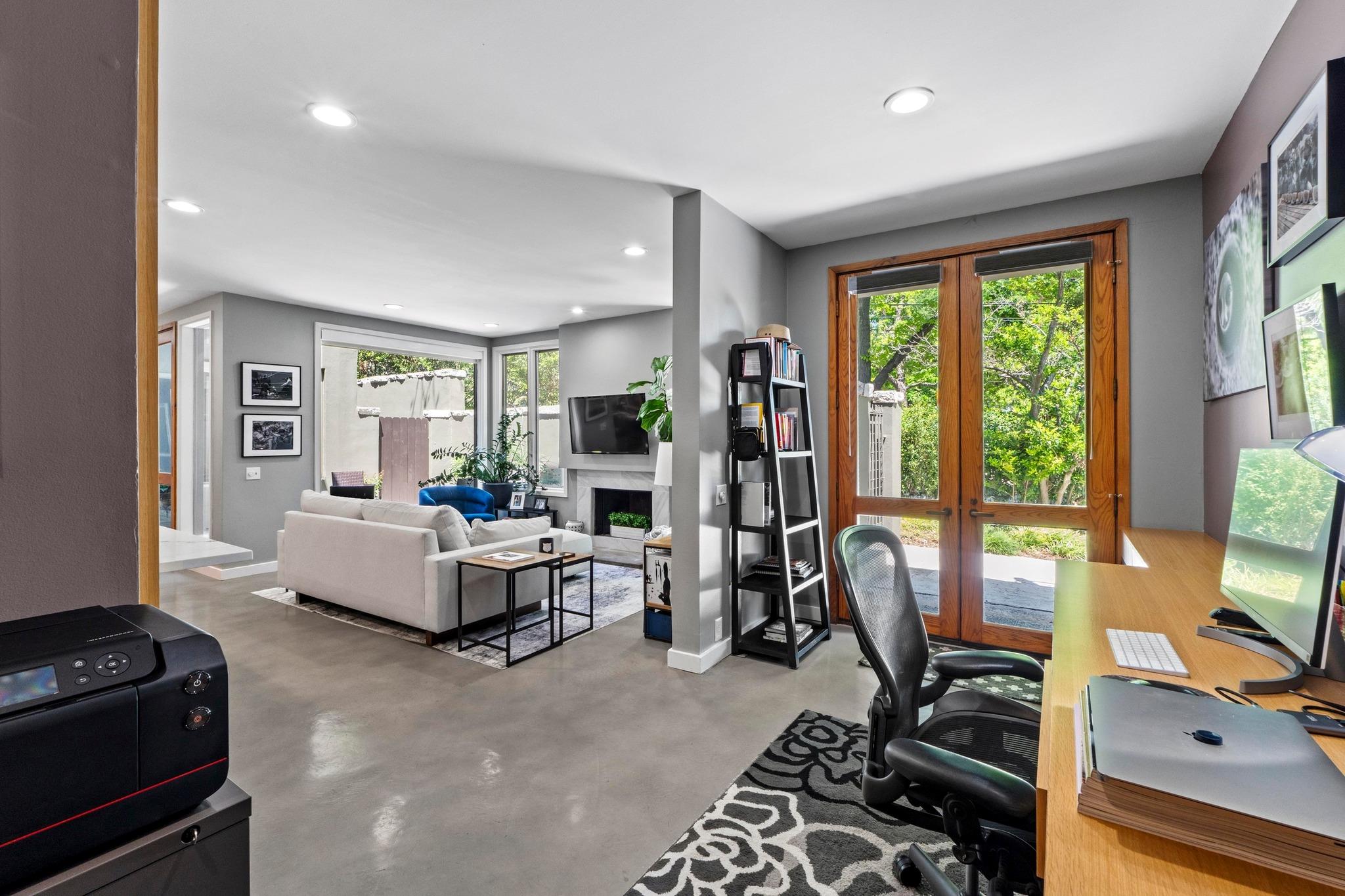 1111 W 12th St # 102, Austin, TX 78703