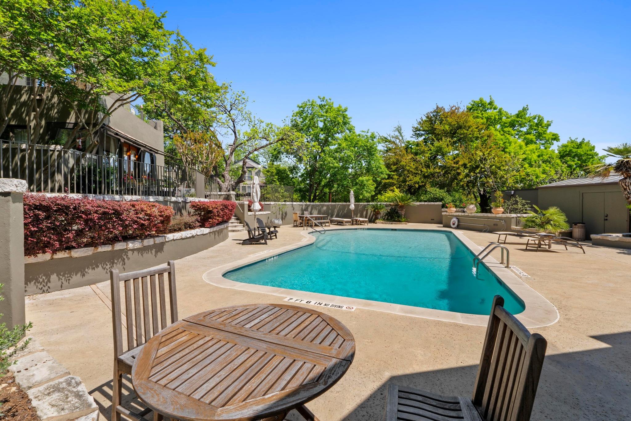 1111 W 12th St # 102, Austin, TX 78703