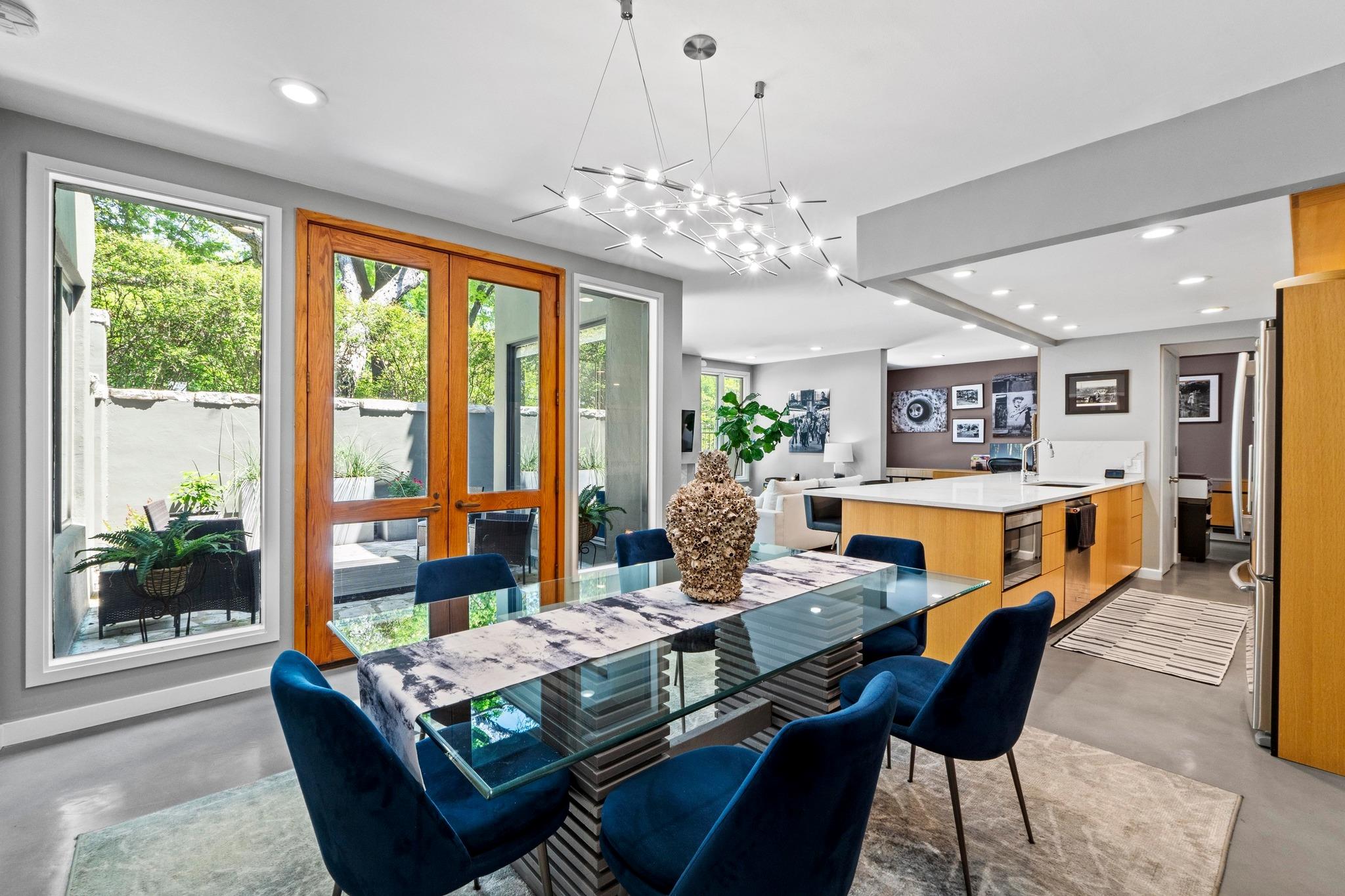 1111 W 12th St # 102, Austin, TX 78703