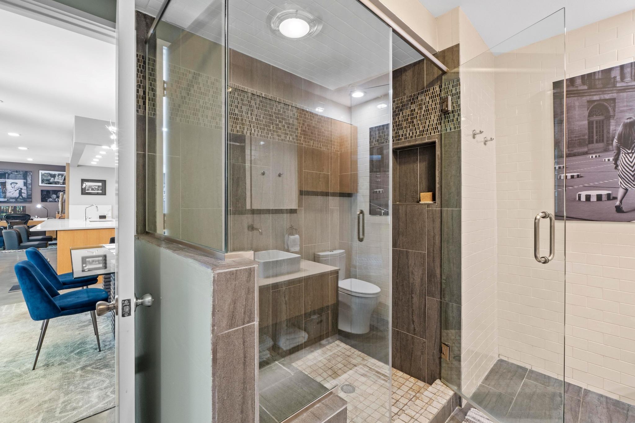 1111 W 12th St # 102, Austin, TX 78703