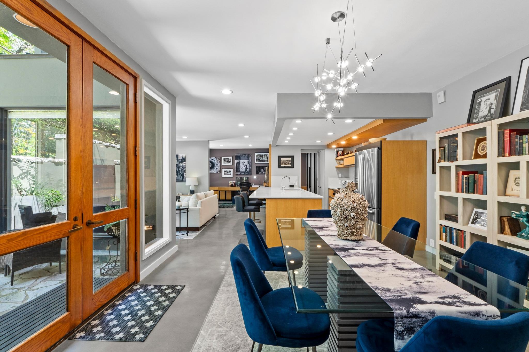 1111 W 12th St # 102, Austin, TX 78703