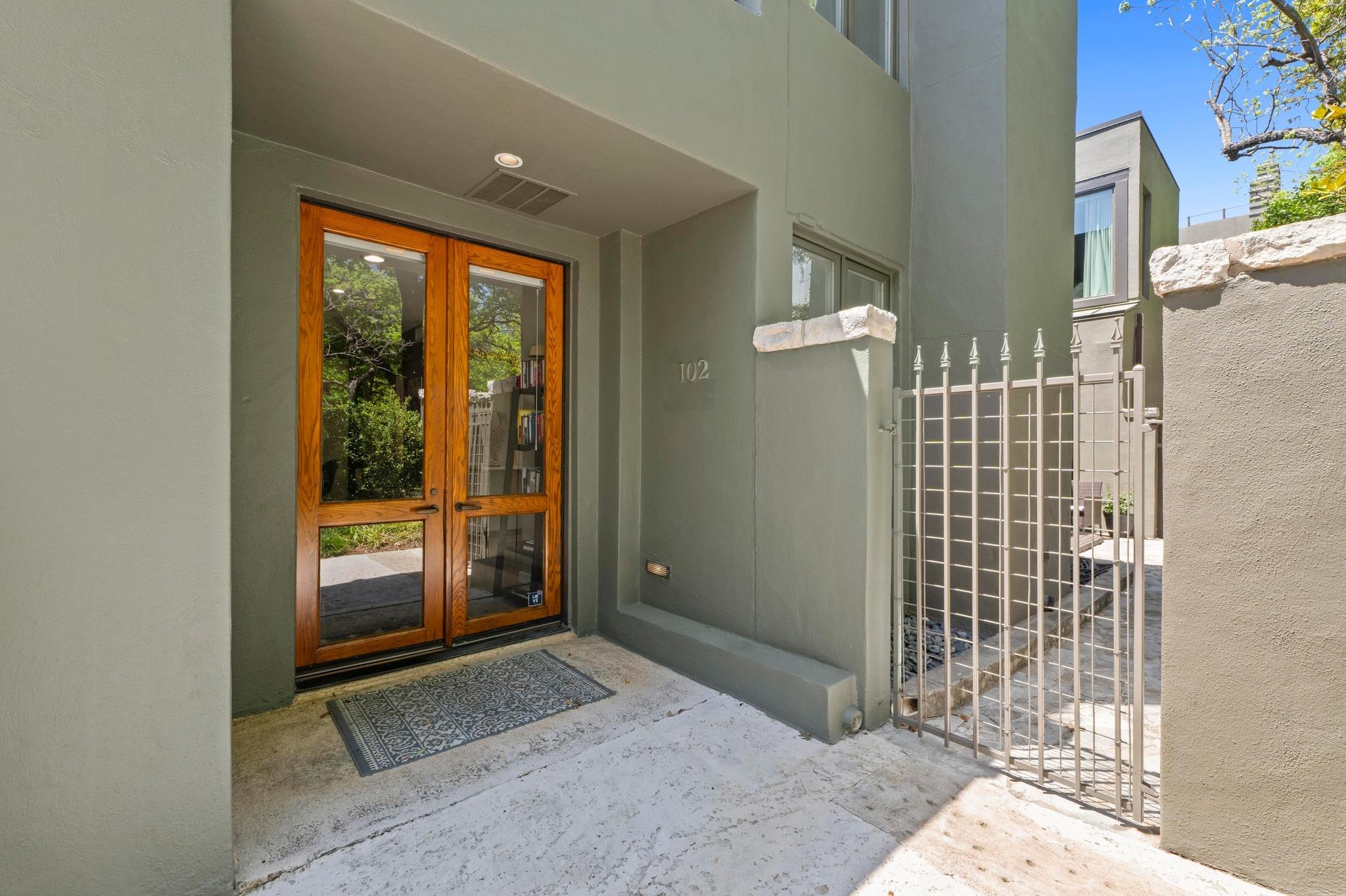 1111 W 12th St # 102, Austin, TX 78703