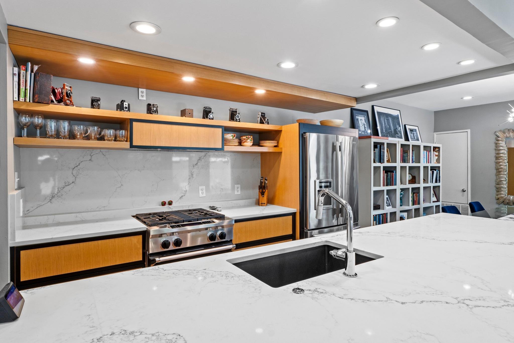 1111 W 12th St # 102, Austin, TX 78703