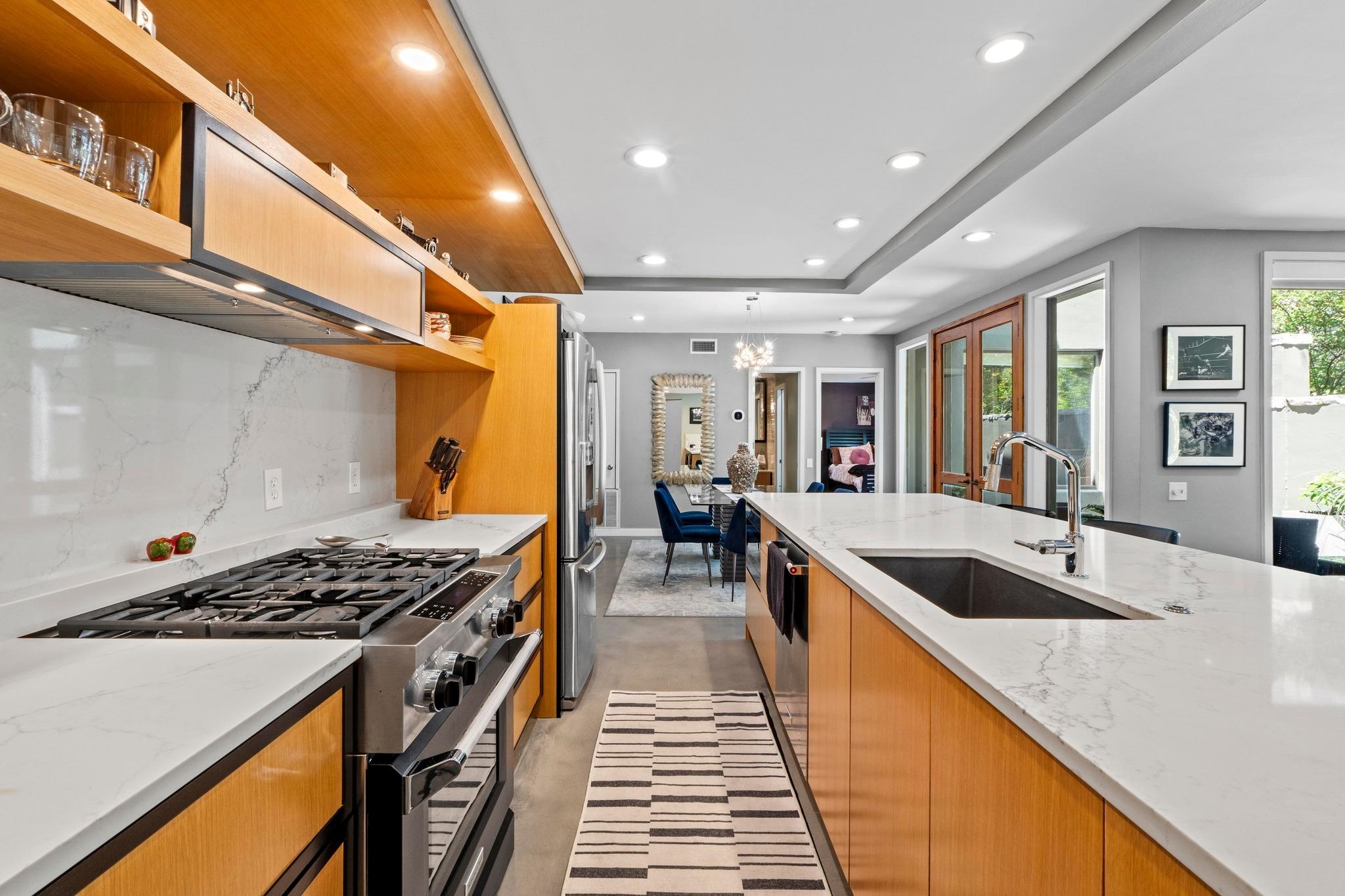 1111 W 12th St # 102, Austin, TX 78703