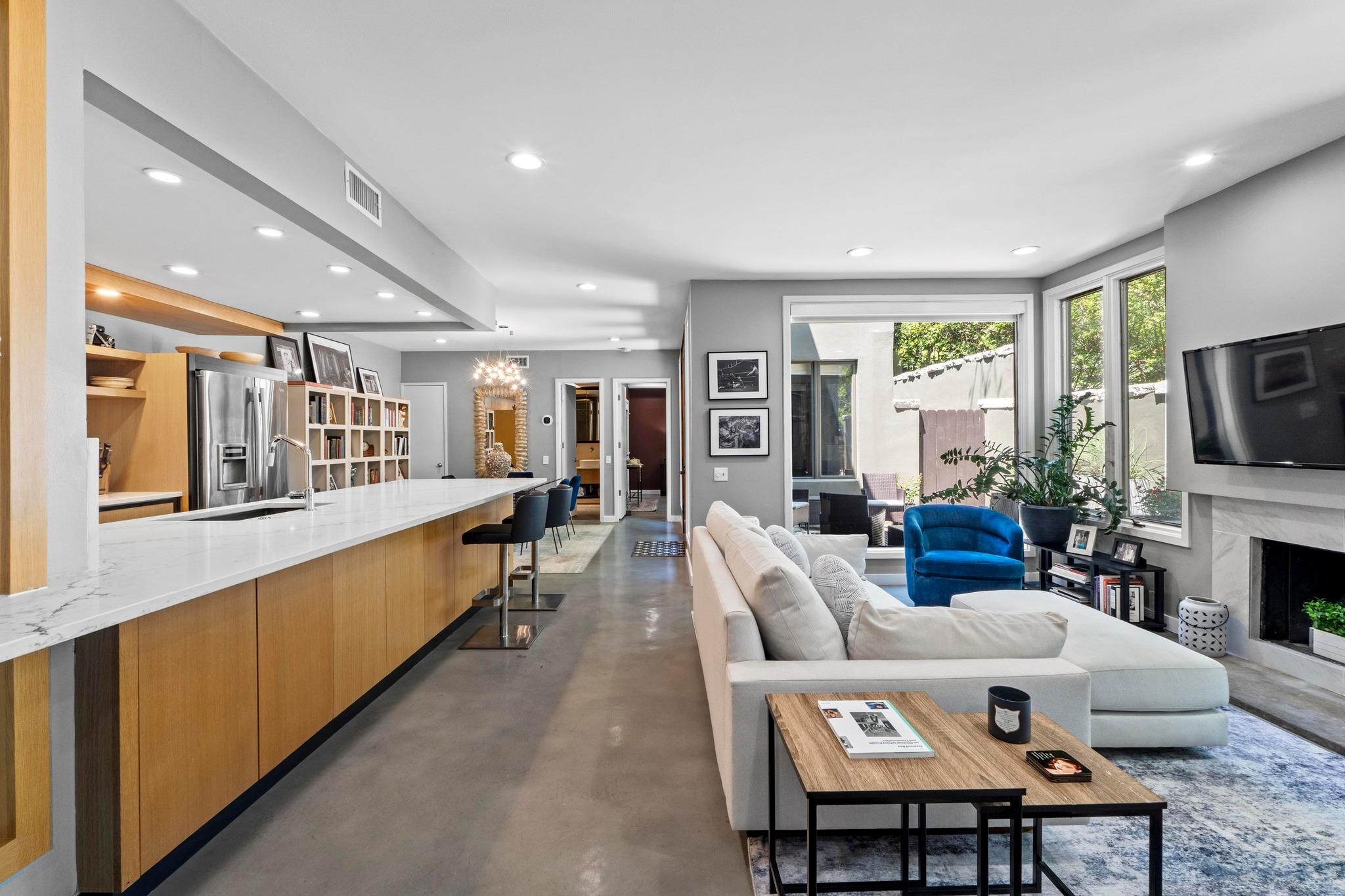 1111 W 12th St # 102, Austin, TX 78703