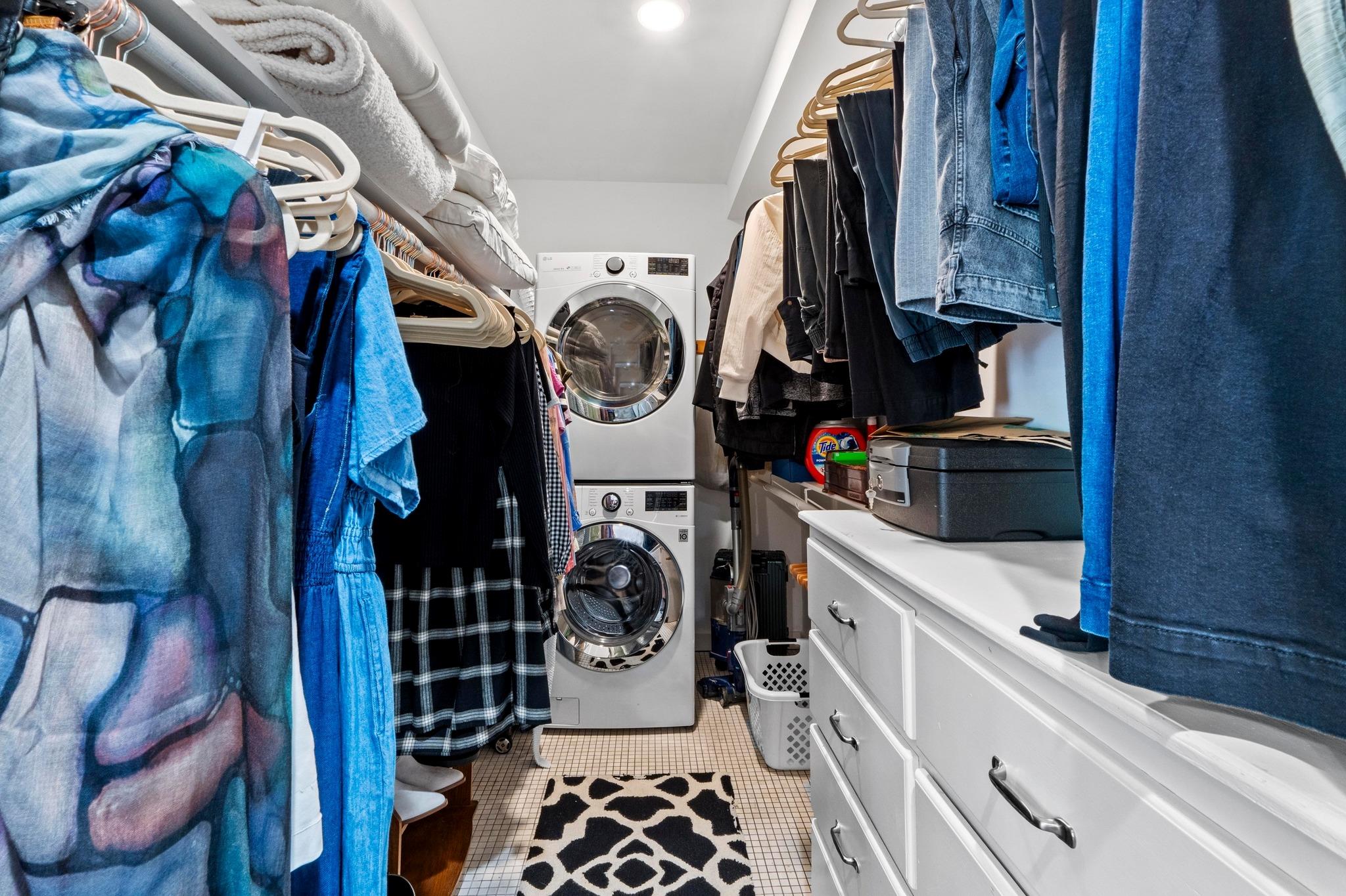 1111 W 12th St # 102, Austin, TX 78703