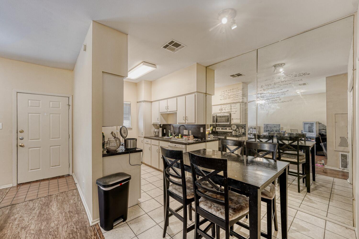 106 E 30th St # 206, Austin, TX 78705