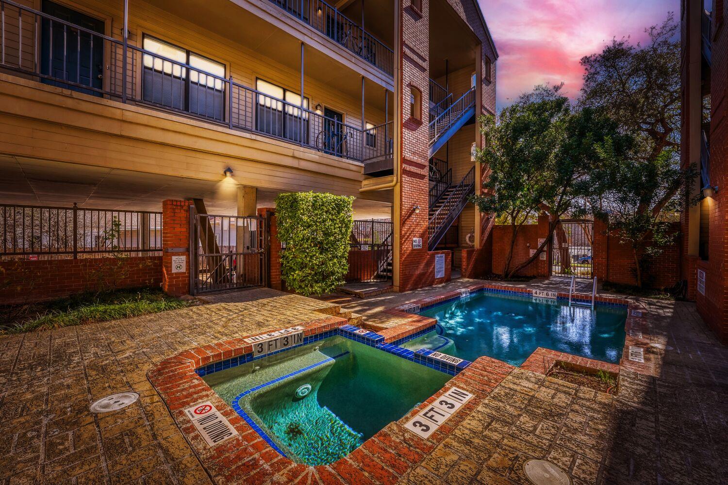 106 E 30th St # 206, Austin, TX 78705