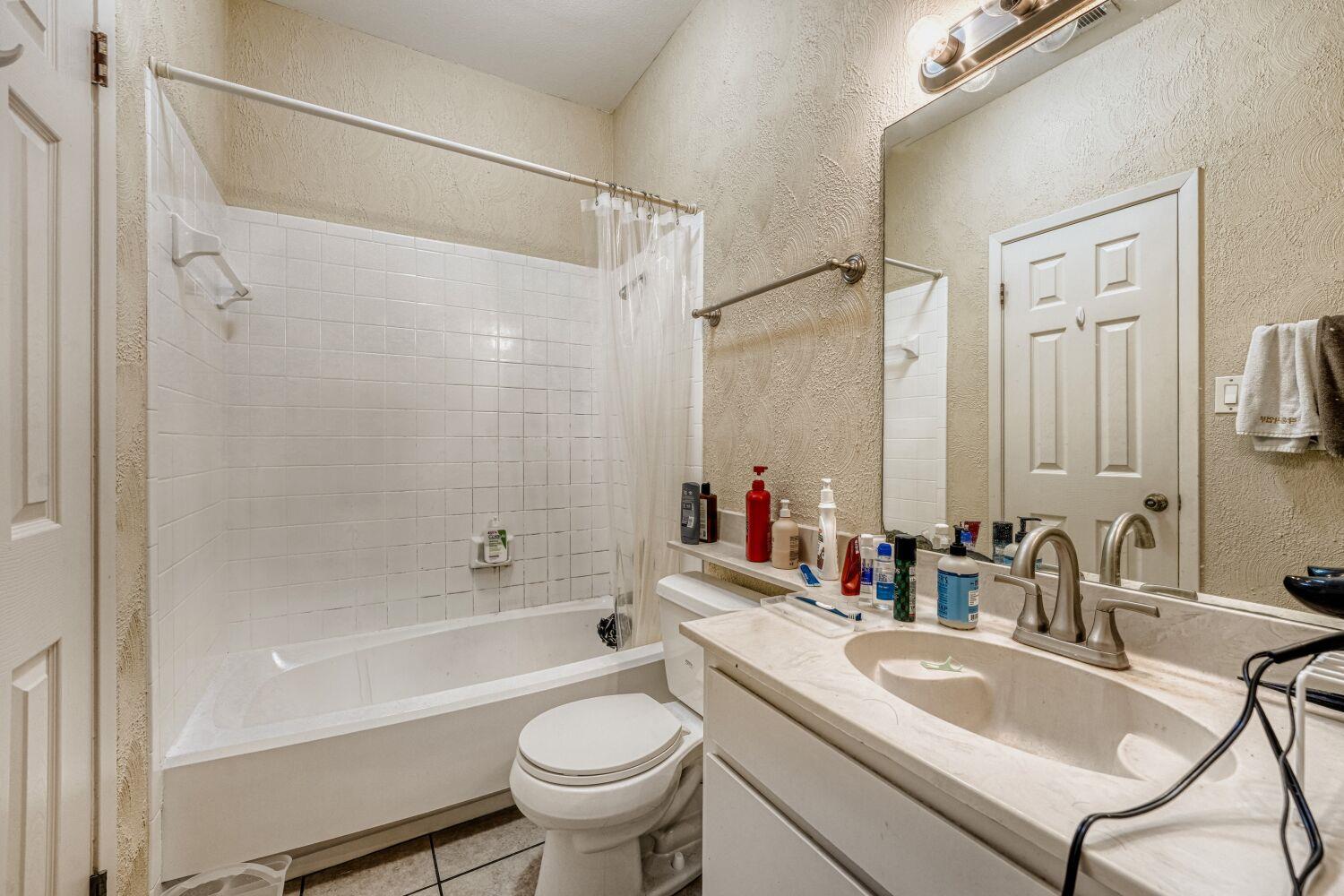 106 E 30th St # 206, Austin, TX 78705