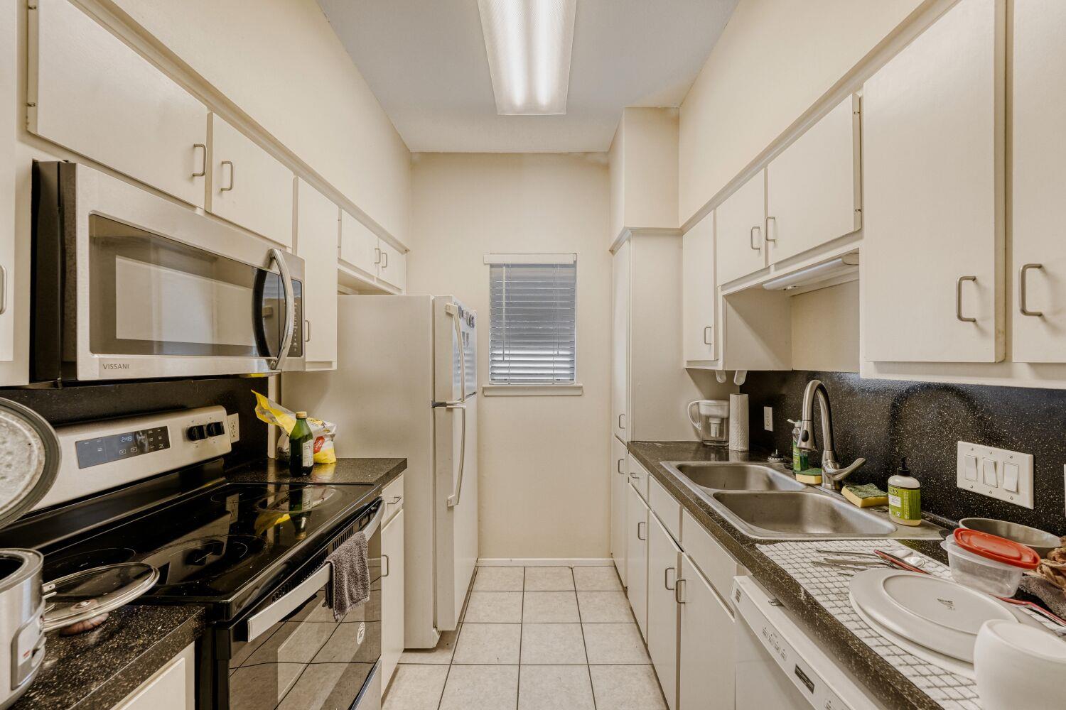 106 E 30th St # 206, Austin, TX 78705