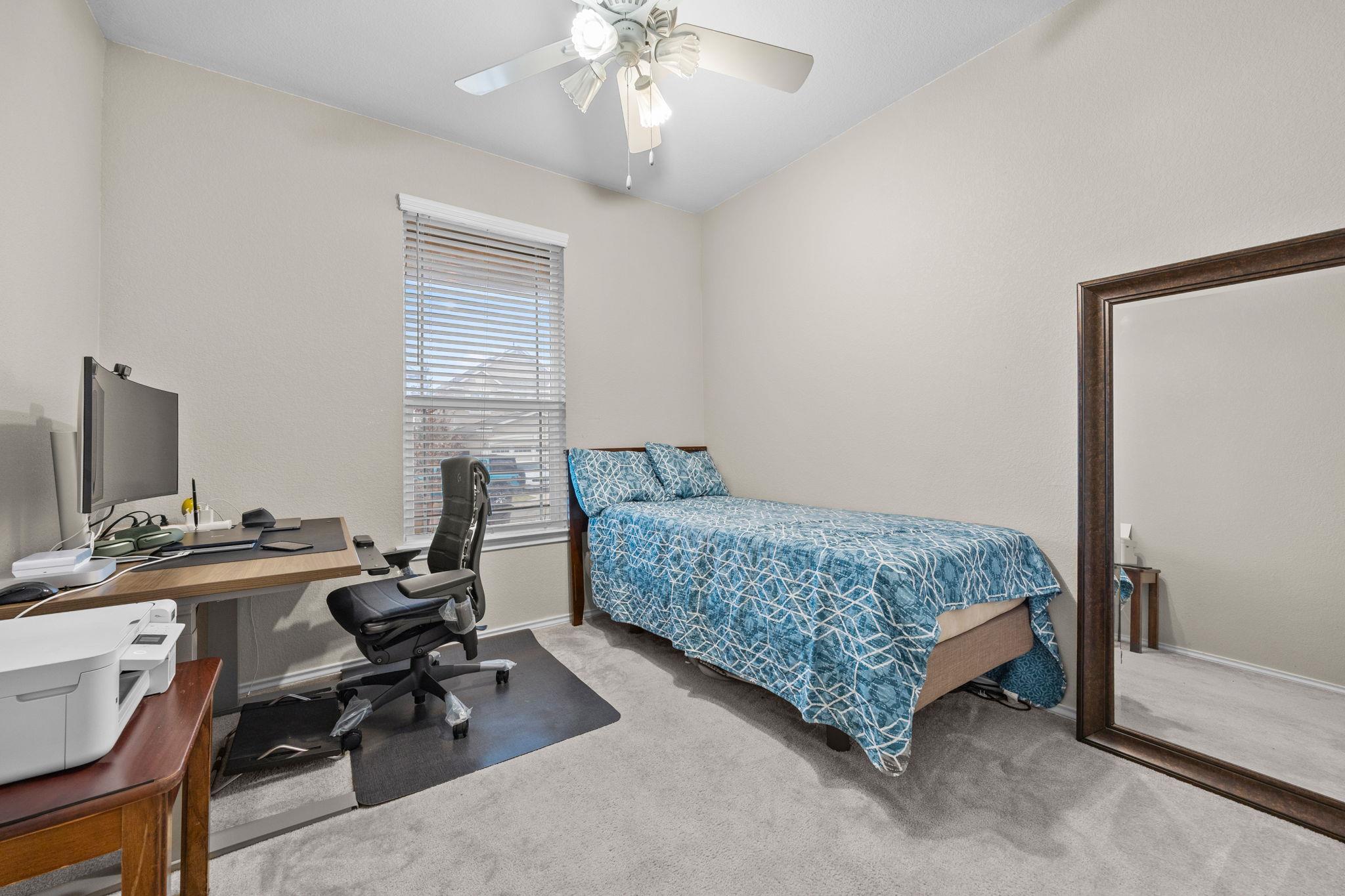 125 Danablu Dr, Hutto, TX 78634