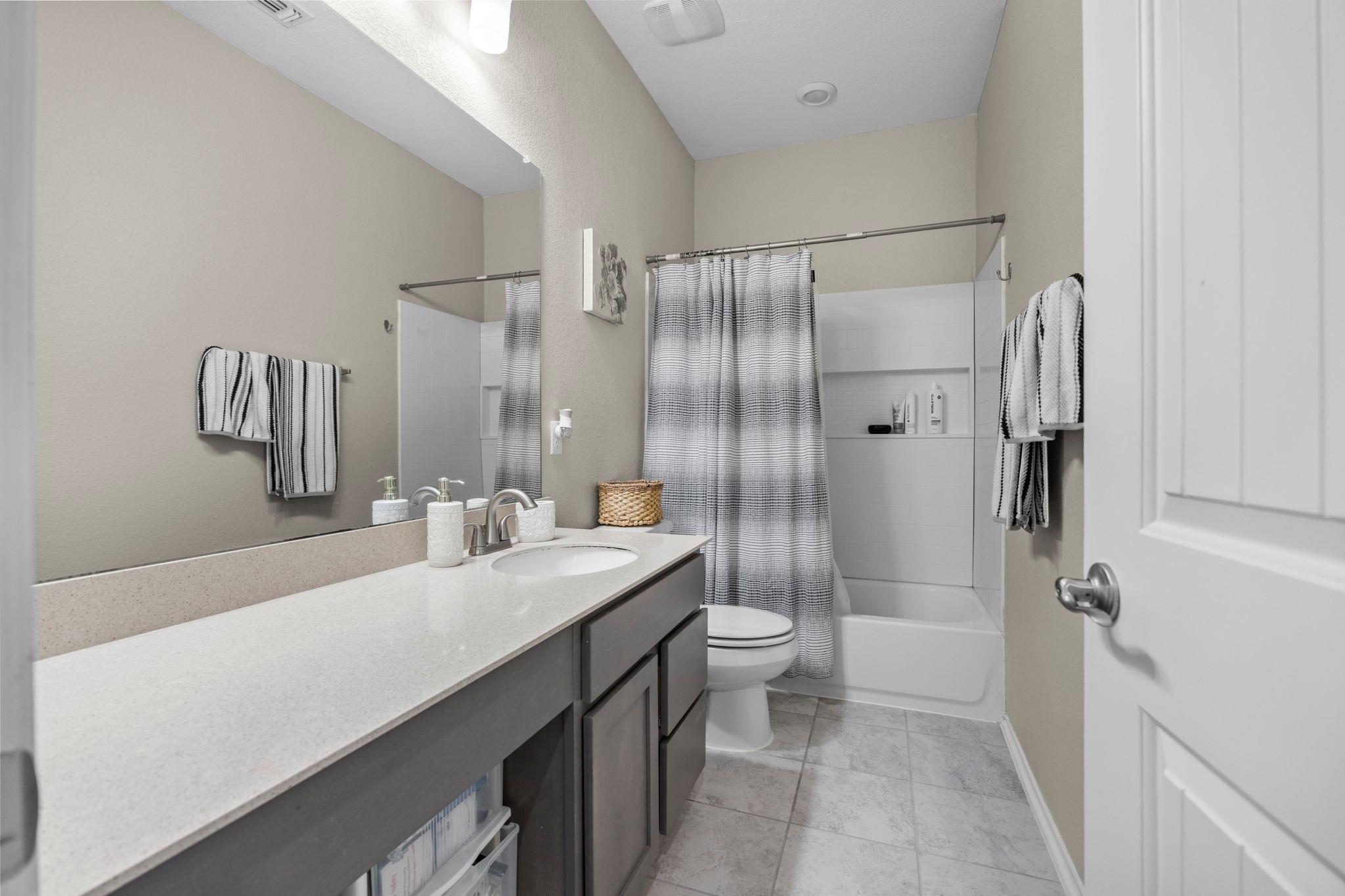 125 Danablu Dr, Hutto, TX 78634