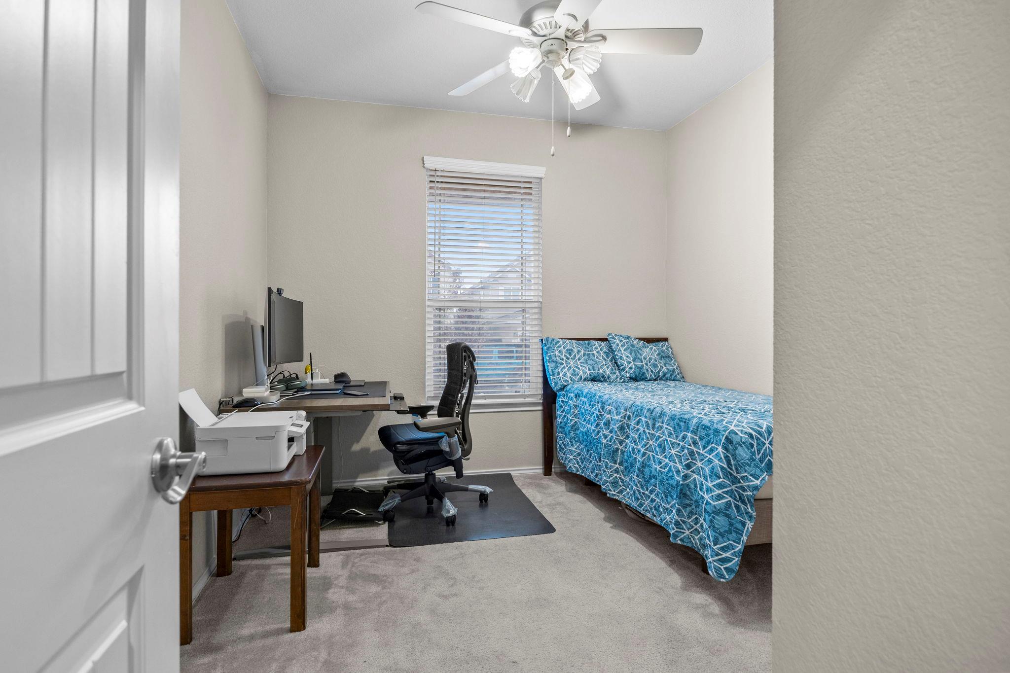 125 Danablu Dr, Hutto, TX 78634