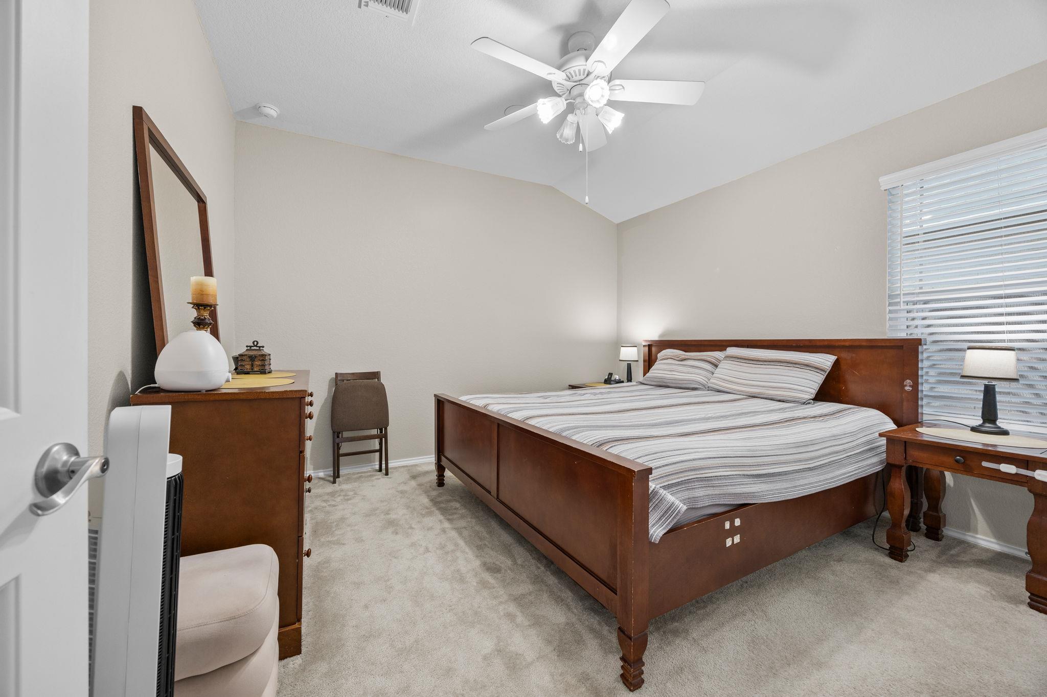 125 Danablu Dr, Hutto, TX 78634