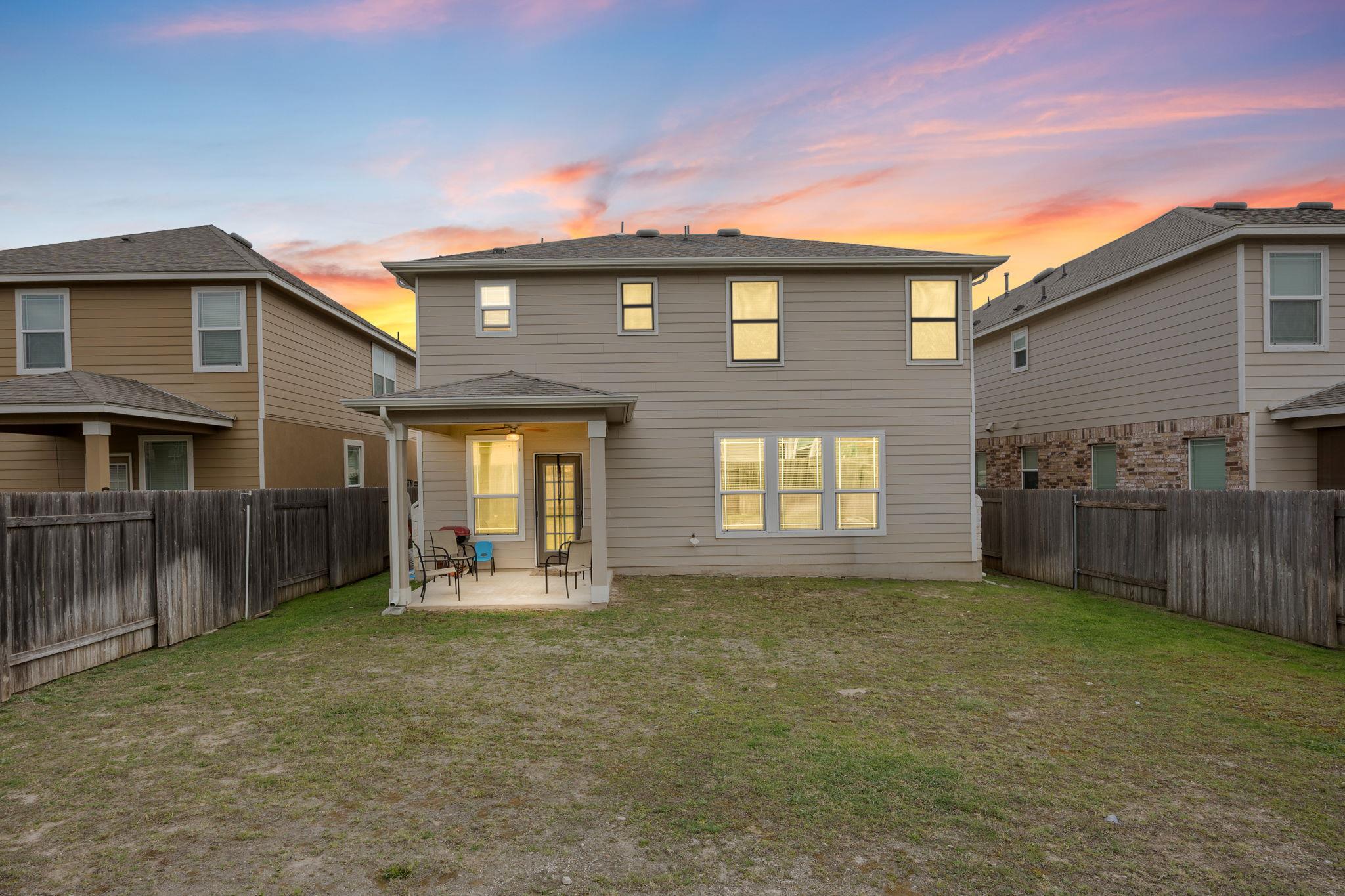 125 Danablu Dr, Hutto, TX 78634