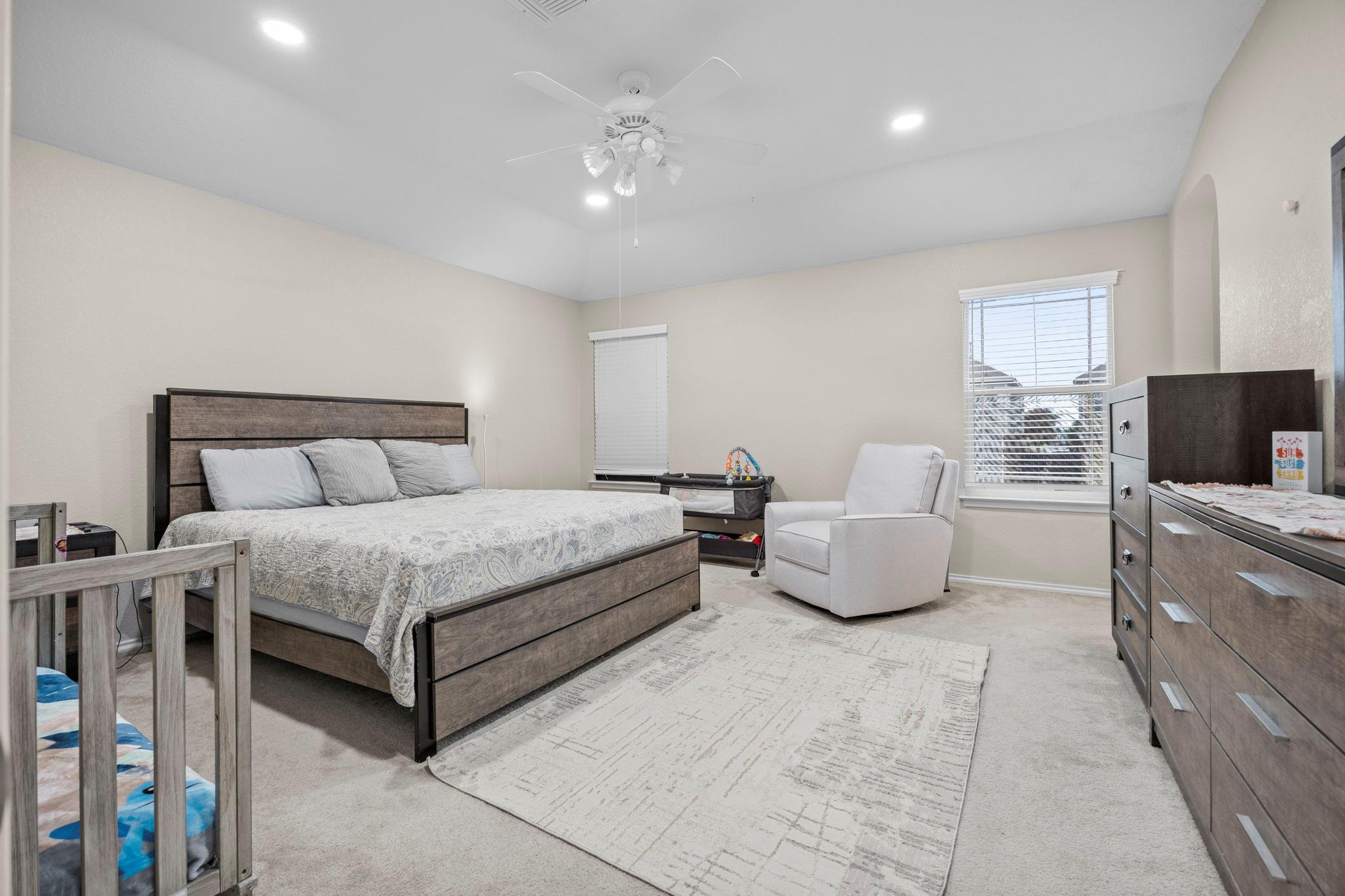 125 Danablu Dr, Hutto, TX 78634