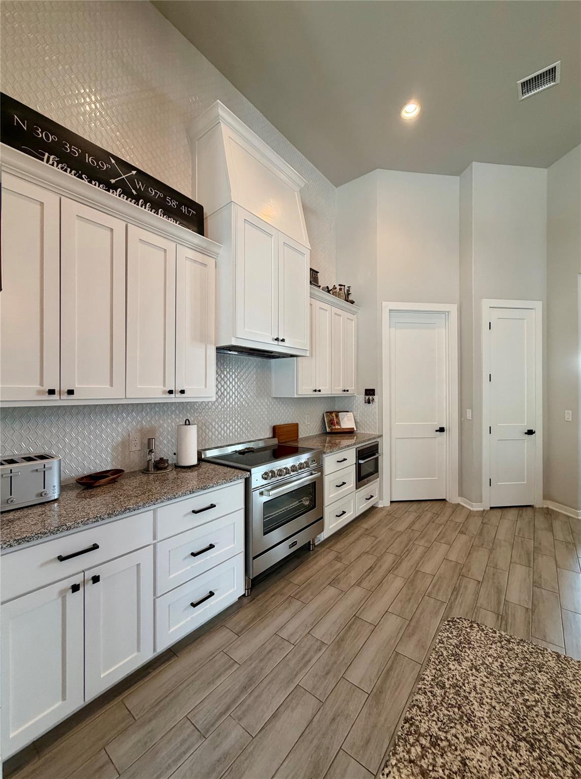 14302 Summit View Dr # 4, Leander, TX 78641