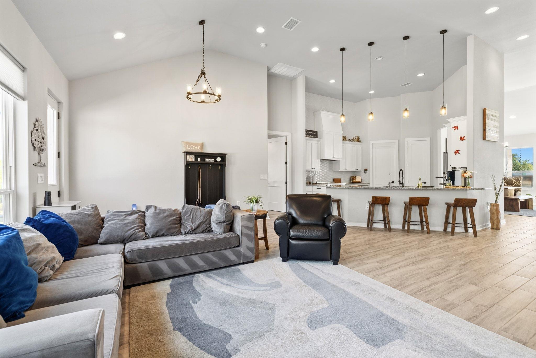 14302 Summit View Dr # 4, Leander, TX 78641