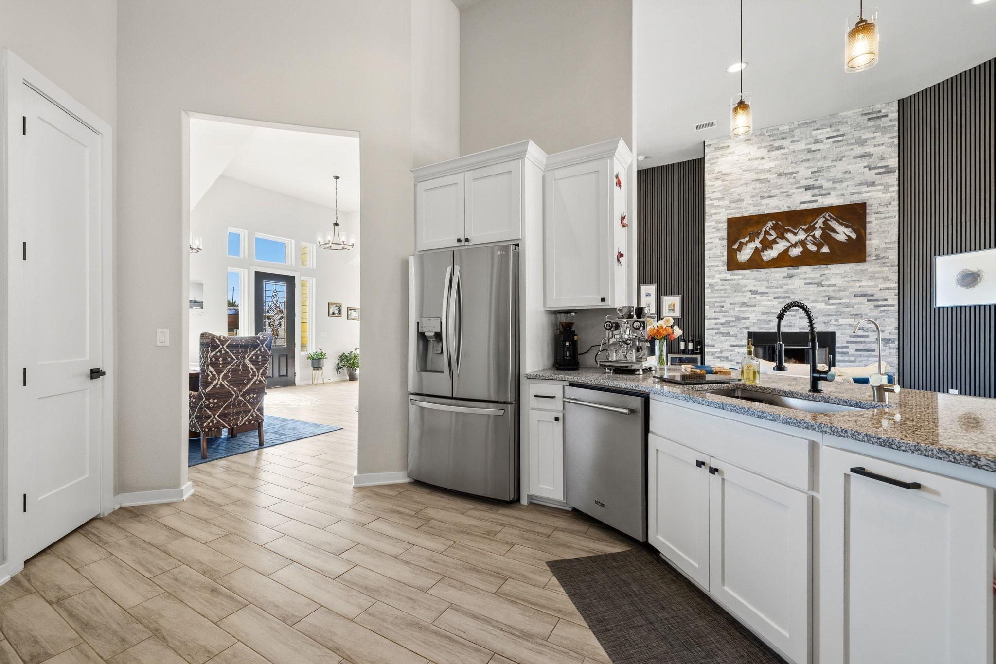 14302 Summit View Dr # 4, Leander, TX 78641