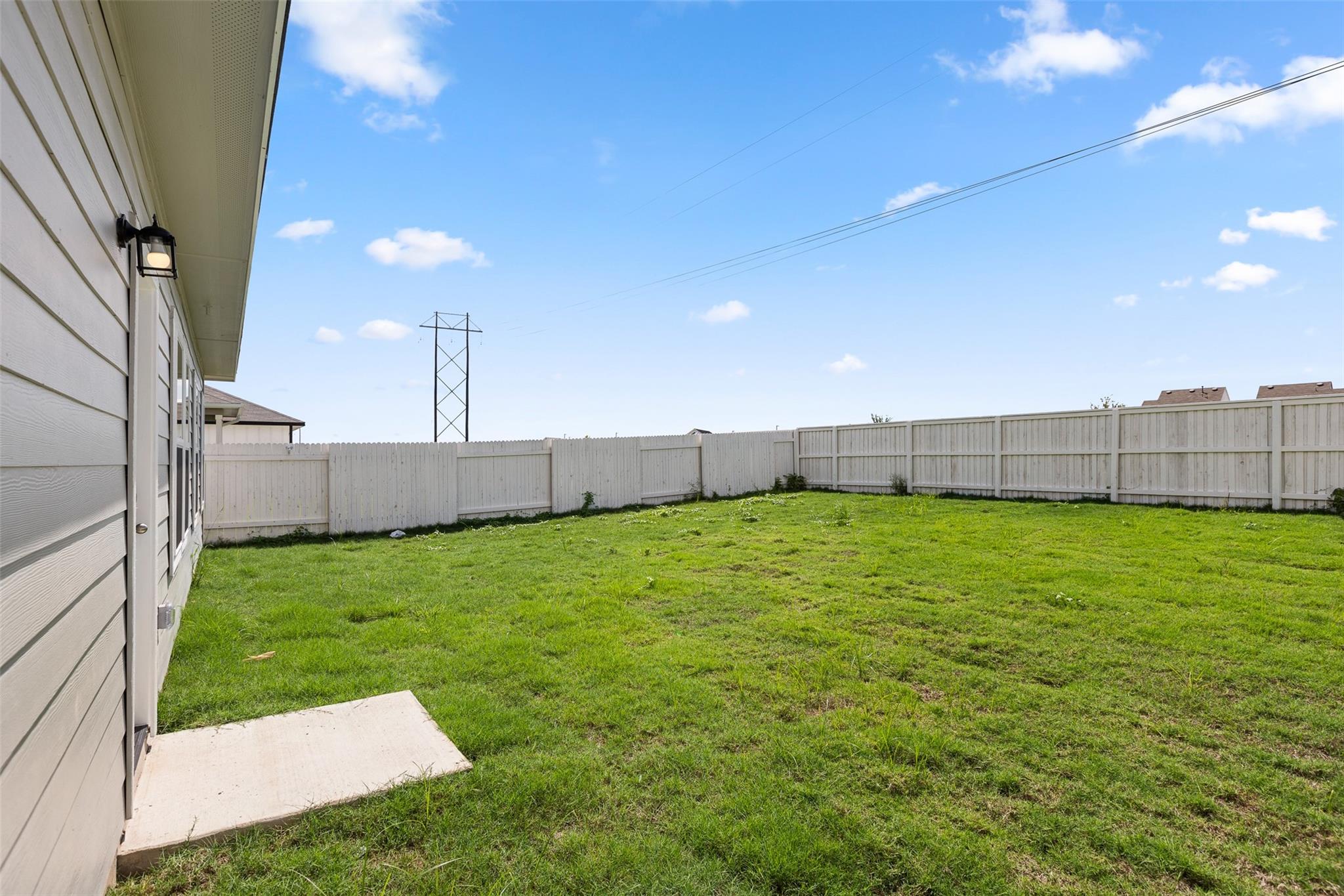 291 Chesterfield Dr, Kyle, TX 78640