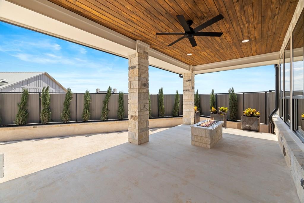 101 Baurenhof Ct, Fredericksburg, TX 78624