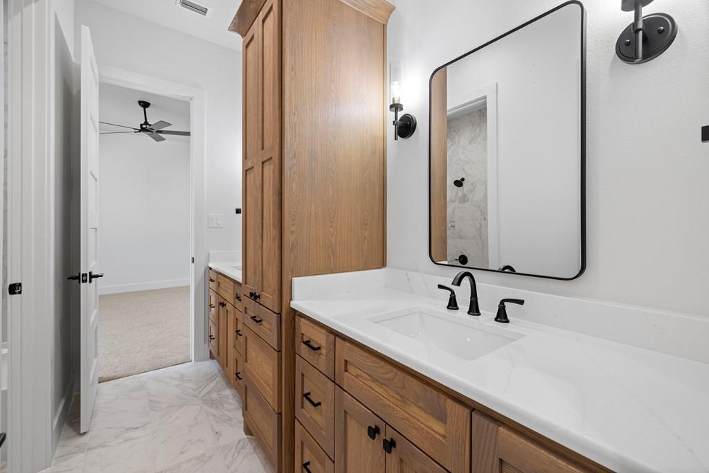 101 Baurenhof Ct, Fredericksburg, TX 78624