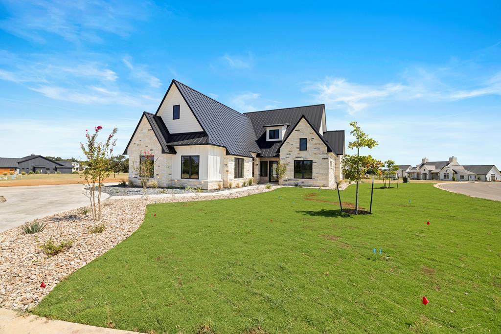 101 Baurenhof Ct, Fredericksburg, TX 78624