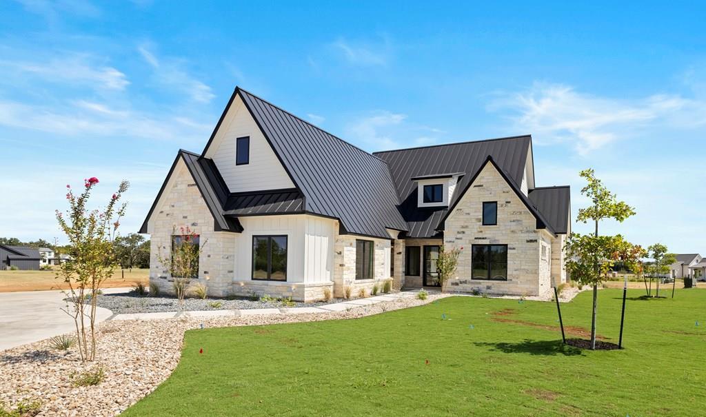 101 Baurenhof Ct, Fredericksburg, TX 78624