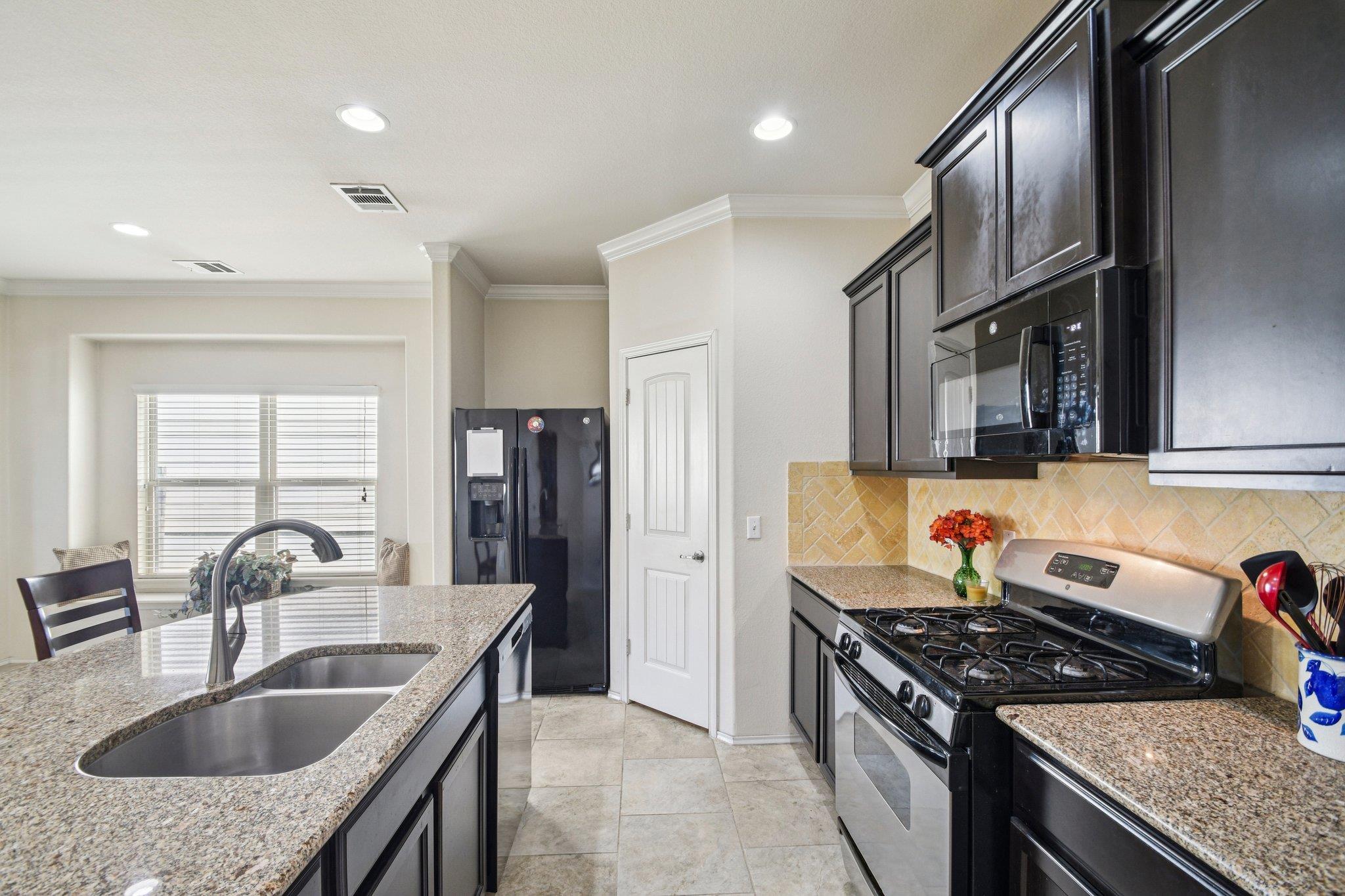 10221 Pinnacle Crest Loop, Austin, TX 78747