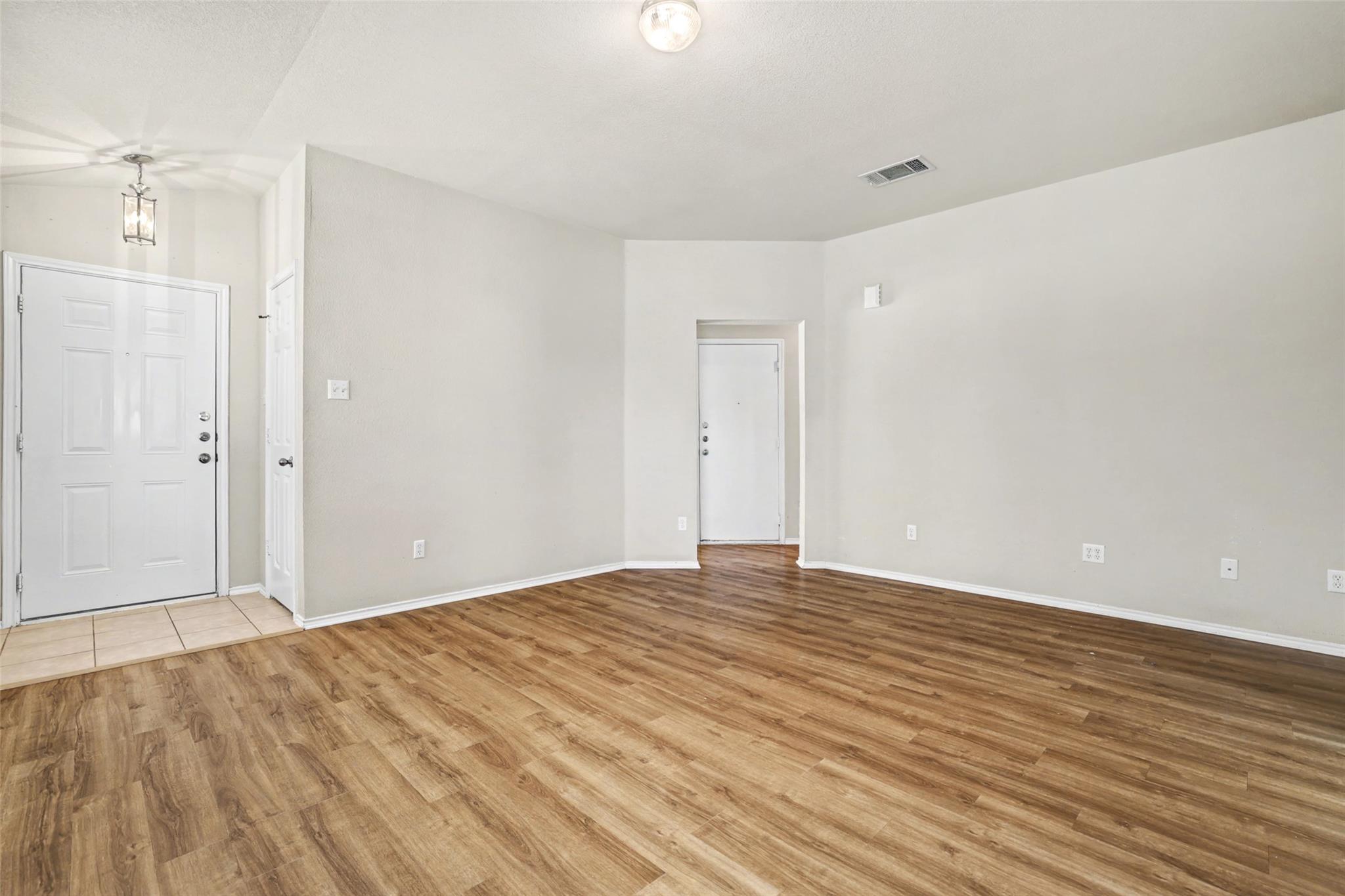 1007 Aiken Dr, Leander, TX 78641