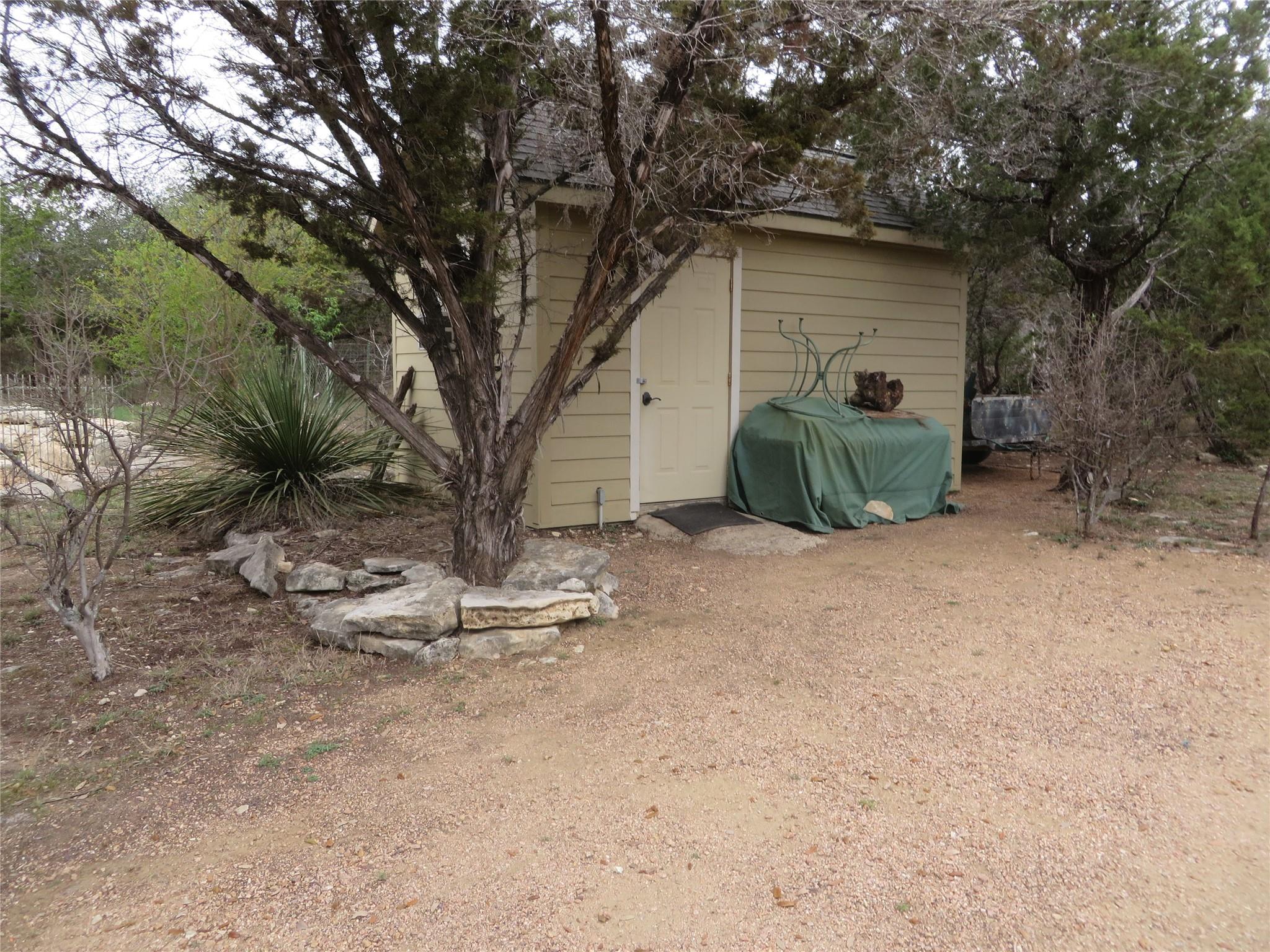 1761 Cottonwood Rd, Fischer, TX 78623