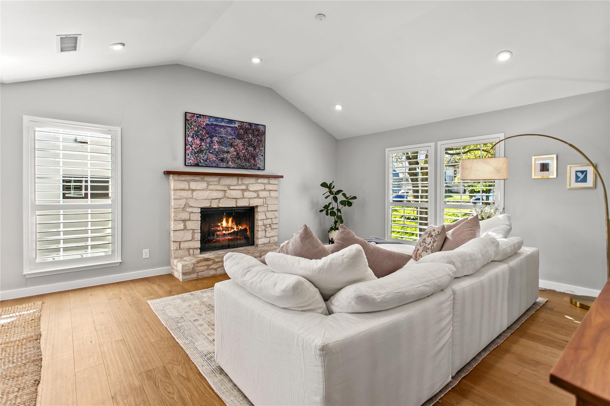 3627 Peregrine Falcon Dr, Austin, TX 78746