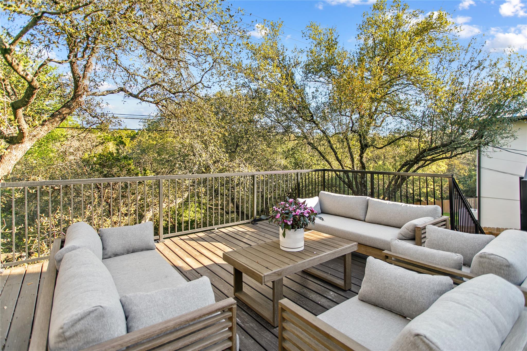 3627 Peregrine Falcon Dr, Austin, TX 78746