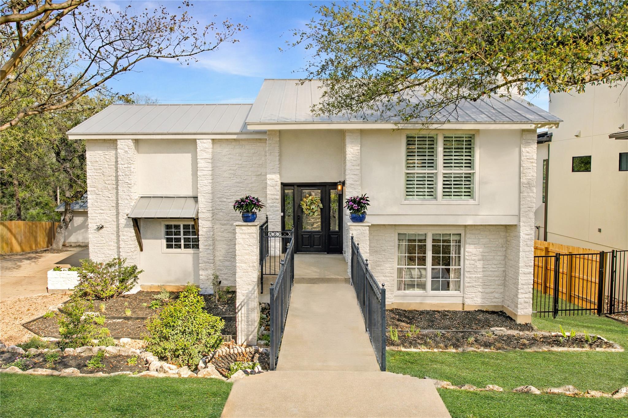 3627 Peregrine Falcon Dr, Austin, TX 78746