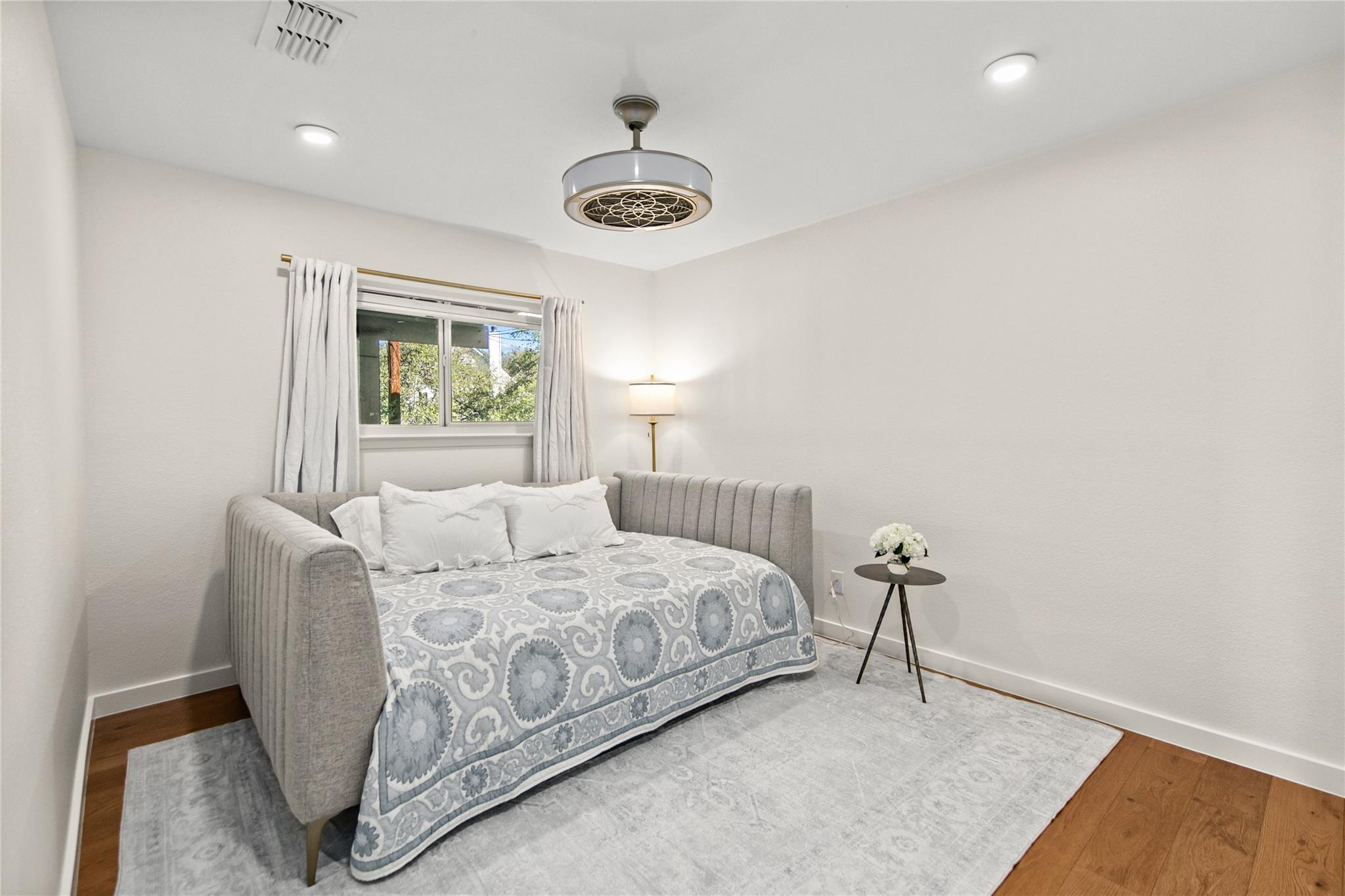 3627 Peregrine Falcon Dr, Austin, TX 78746