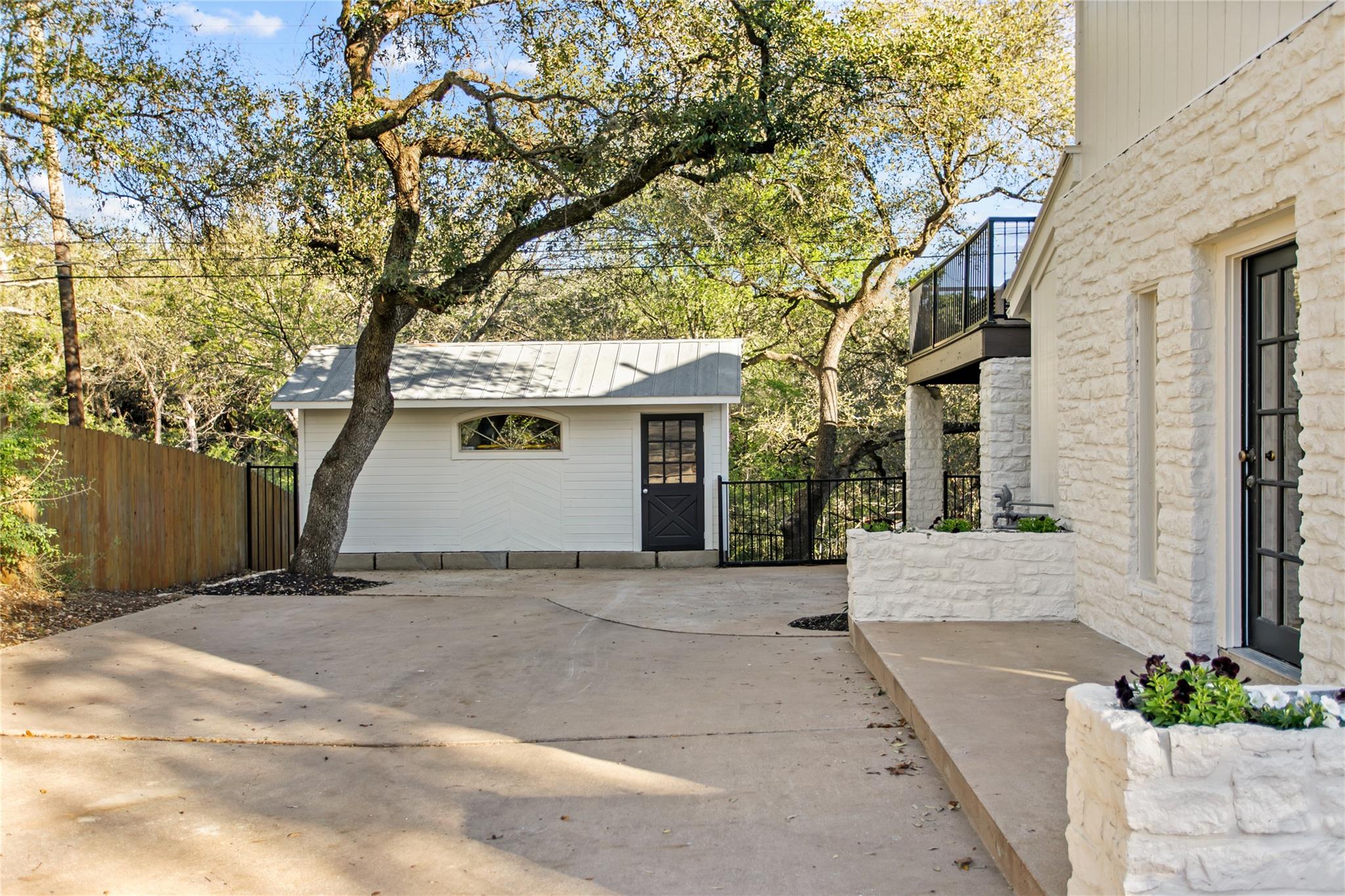 3627 Peregrine Falcon Dr, Austin, TX 78746