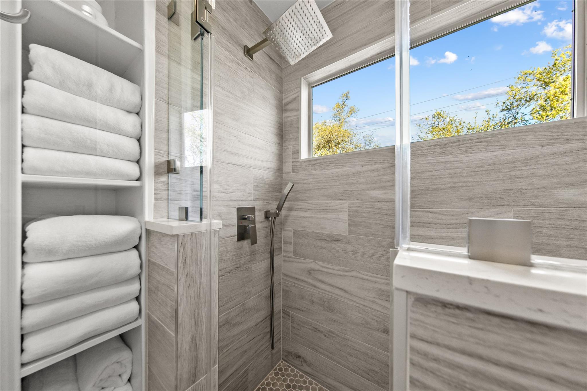 3627 Peregrine Falcon Dr, Austin, TX 78746