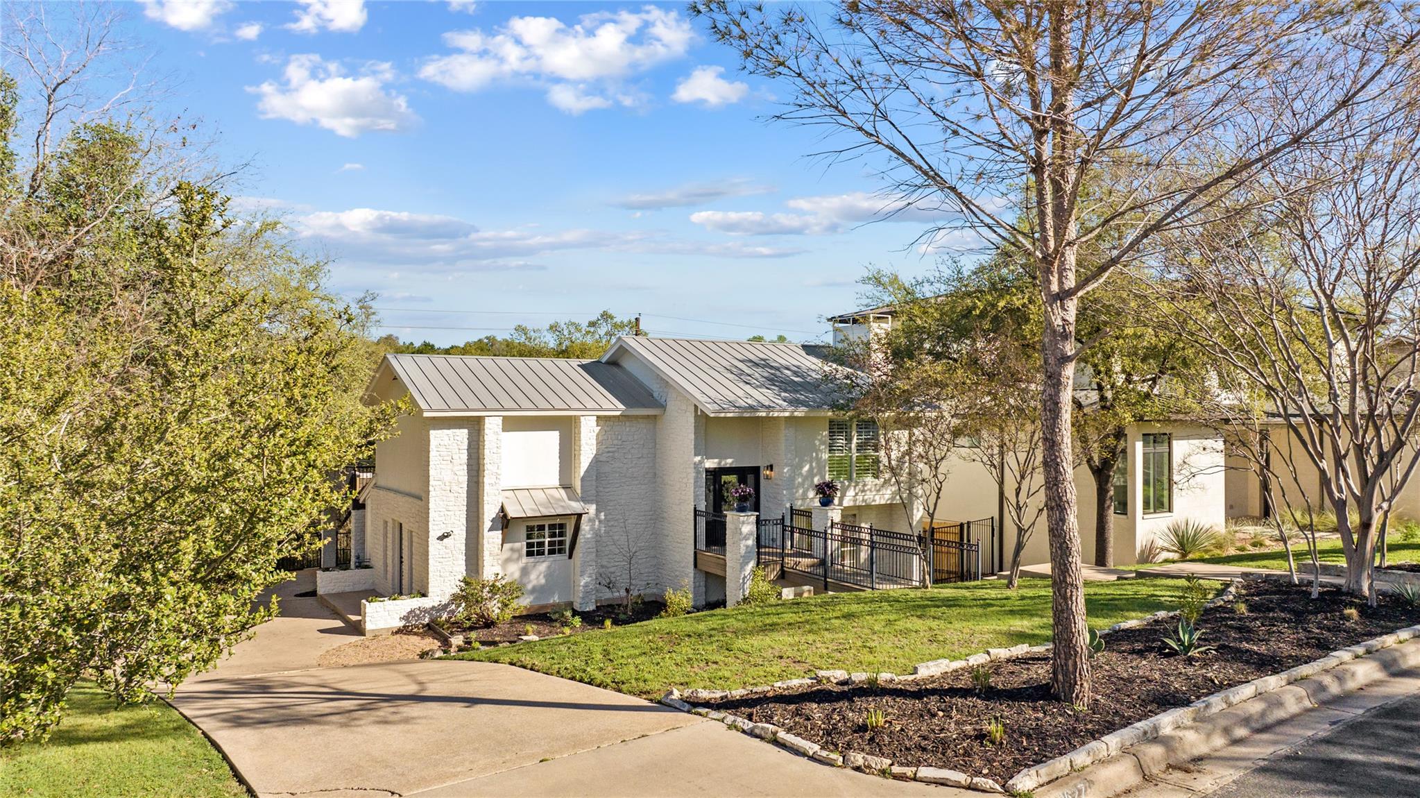 3627 Peregrine Falcon Dr, Austin, TX 78746