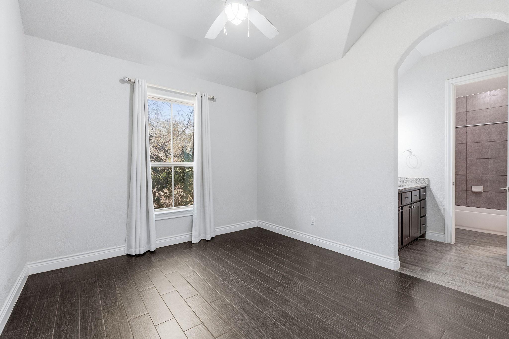 468 Lloyd Ln, Dripping Springs, TX 78620