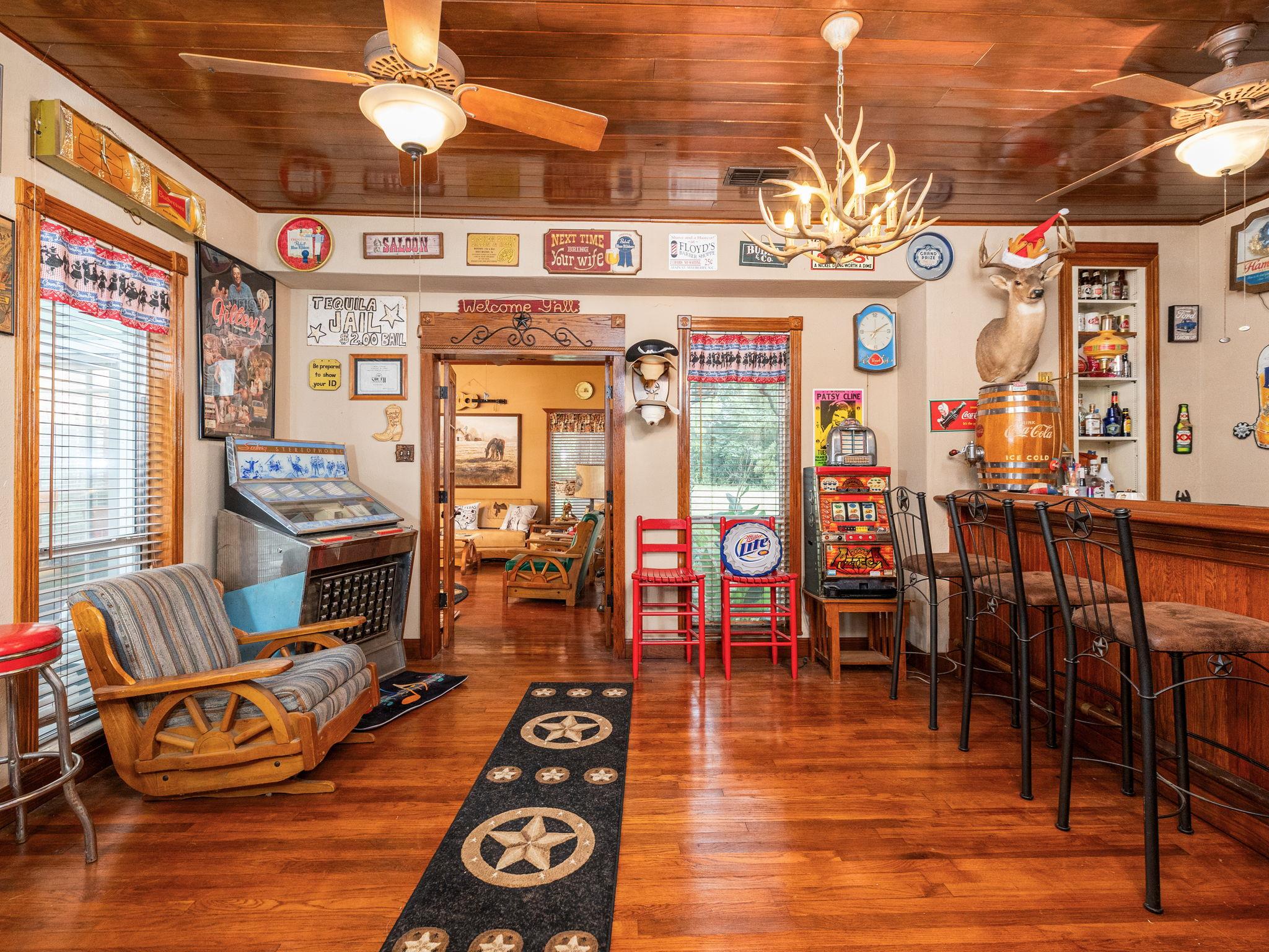 1065 Private Road 7041, Elgin, TX 78621