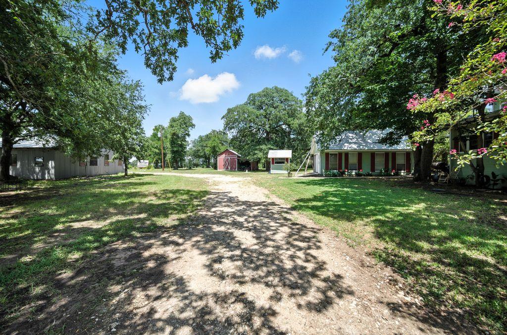 1065 Private Road 7041, Elgin, TX 78621
