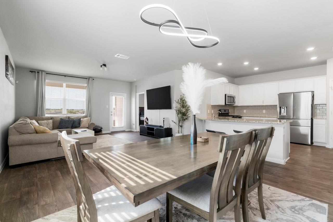 212 Apache Plum Dr, Kyle, TX 78640