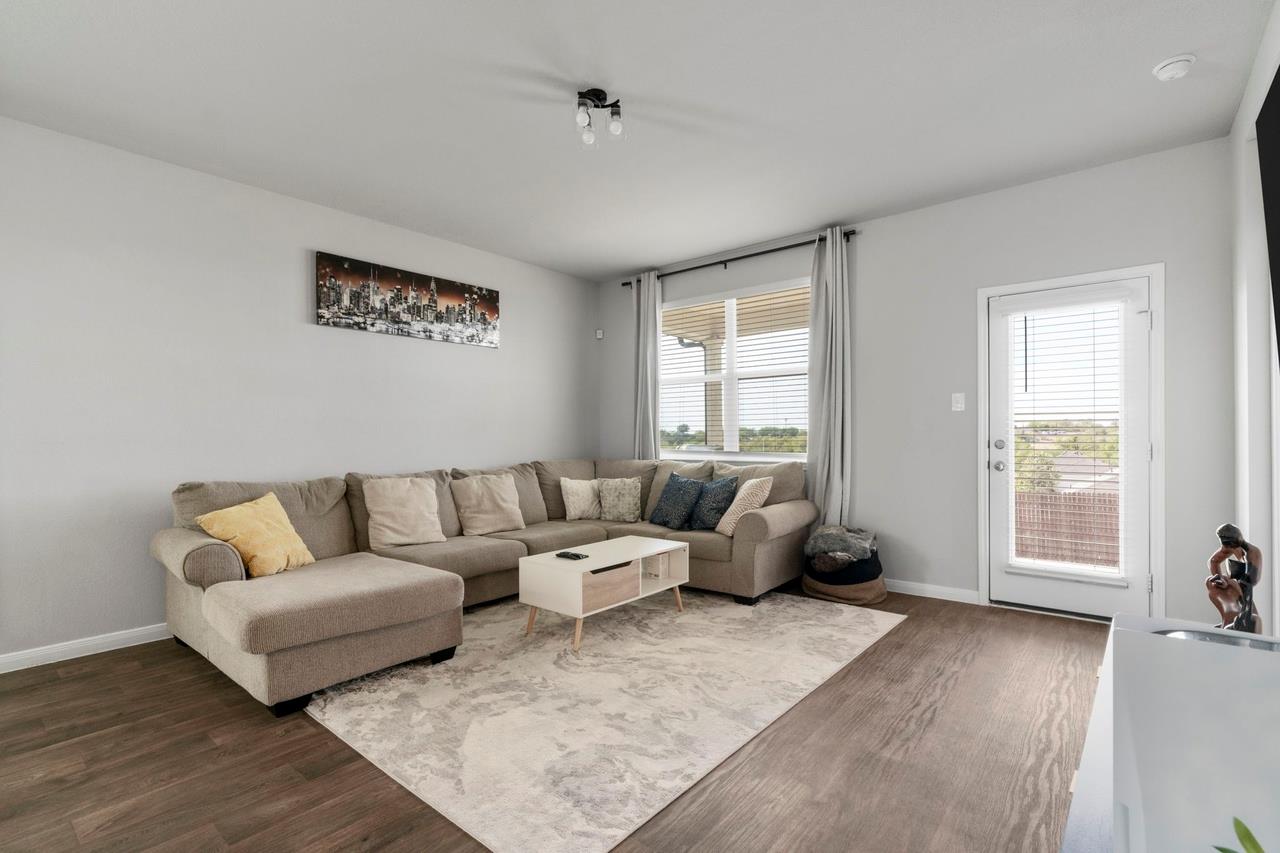 212 Apache Plum Dr, Kyle, TX 78640