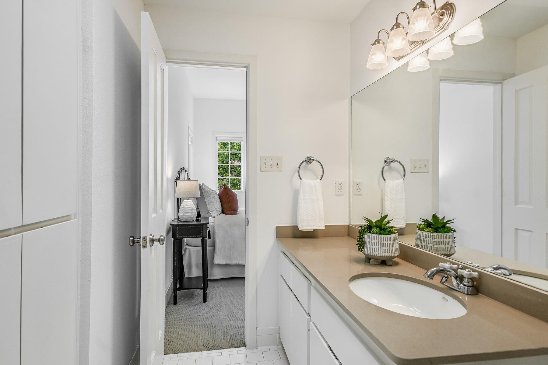 1506 W 13th St # 11, Austin, TX 78703