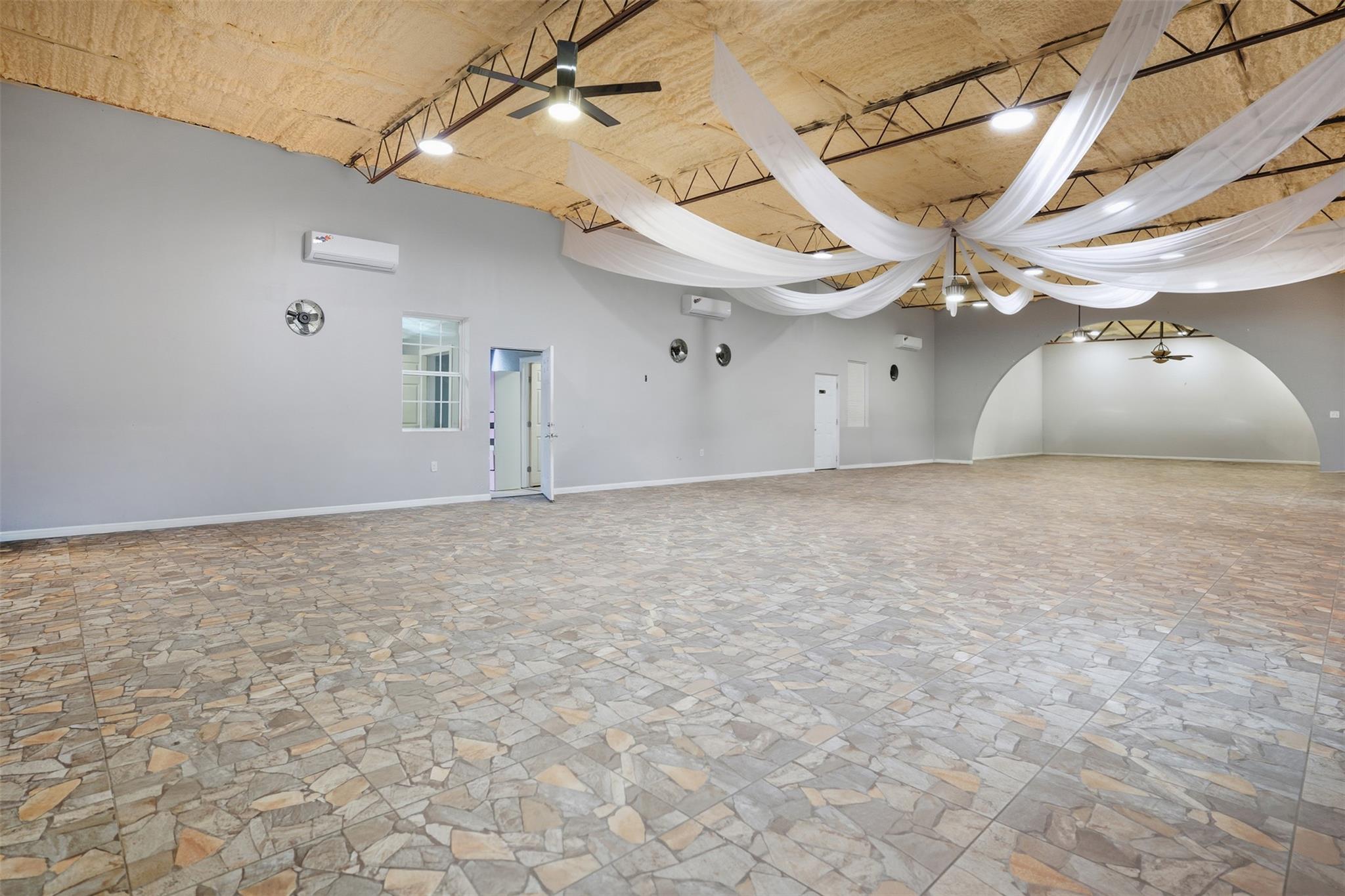 260 Ganado Dr, Kyle, TX 78640