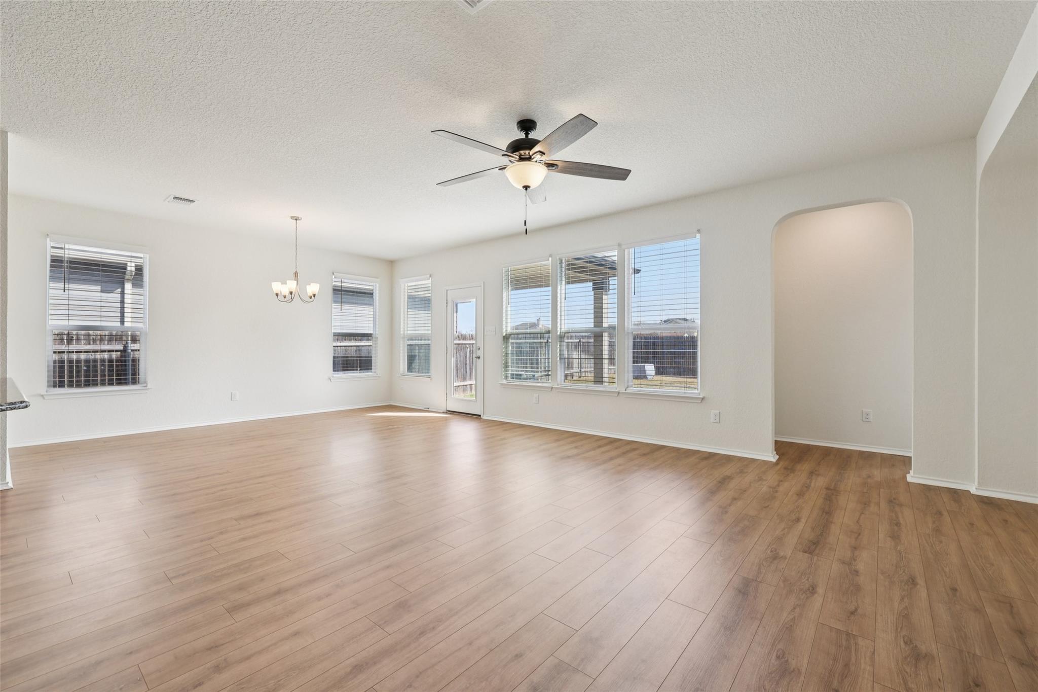 6209 Mantalcino Dr, Round Rock, TX 78665